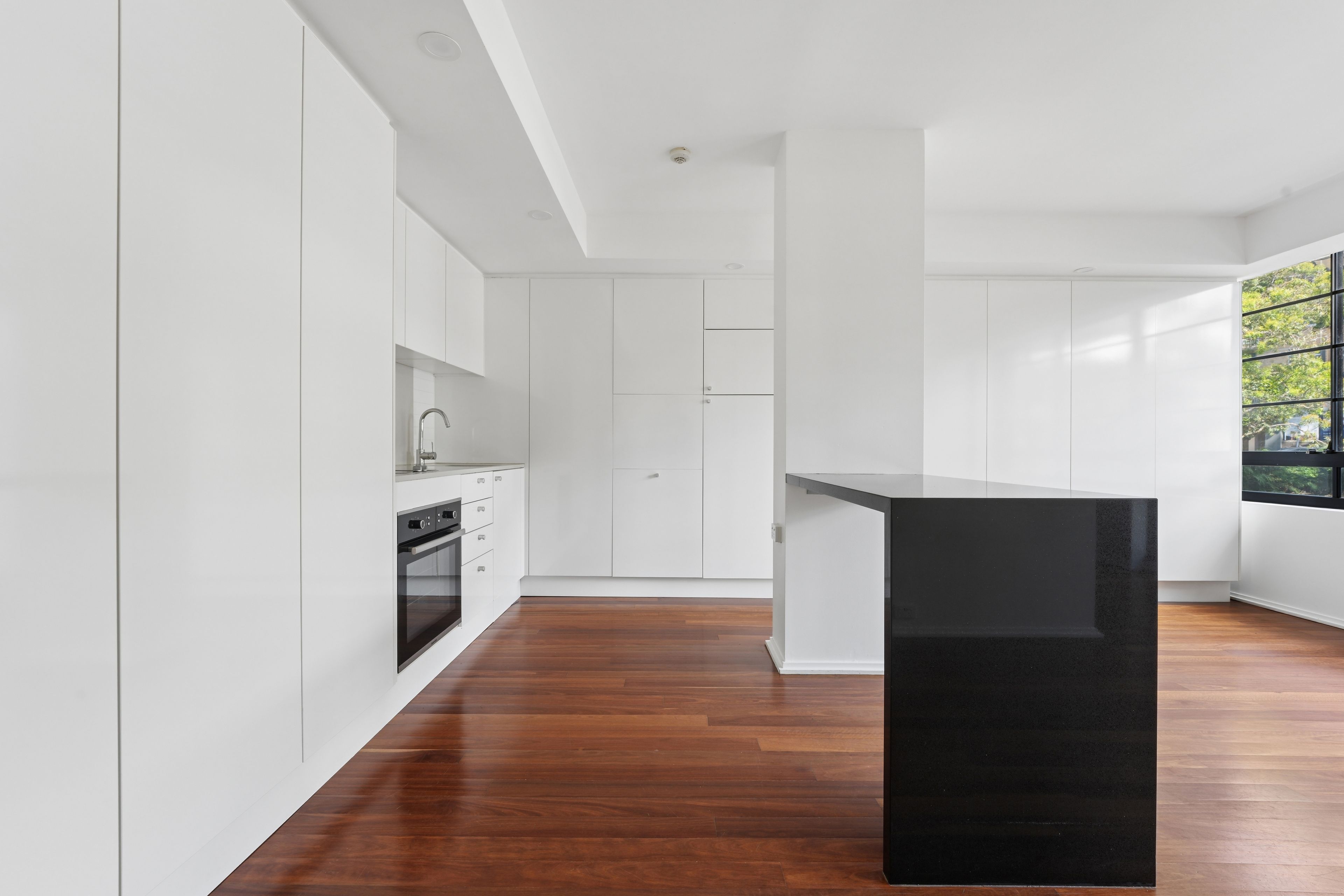 2/107 Darling Point Road — photo 6 of 11