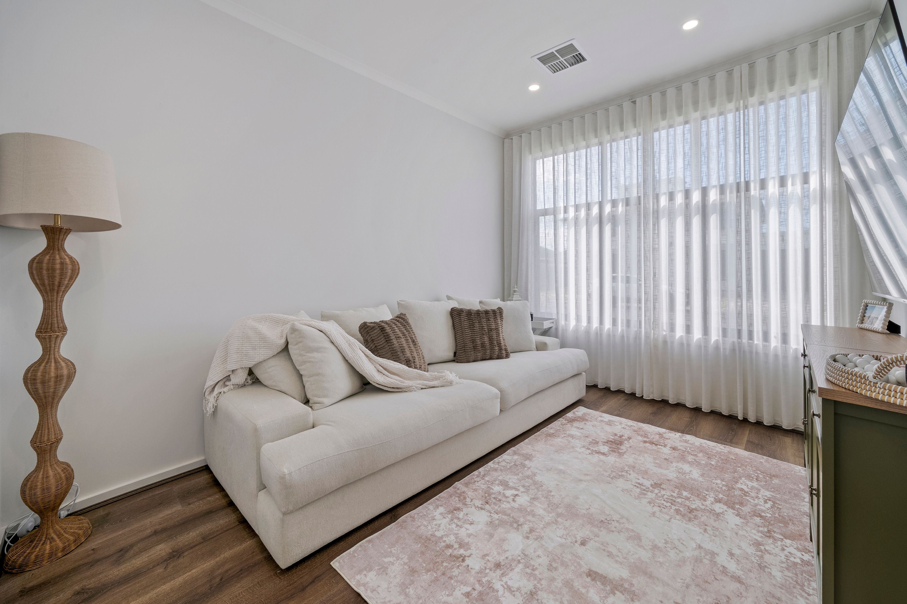 28 Kathleen Crescent — photo 10 of 20
