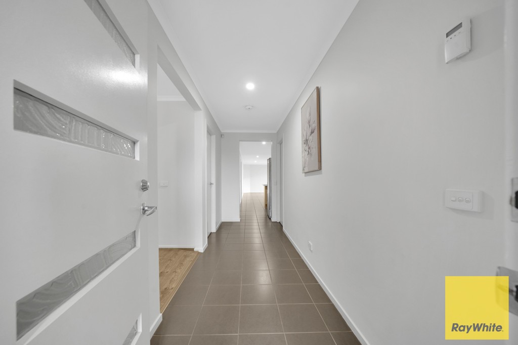 34 Dahlia Drive, Caroline Springs, VIC 3023