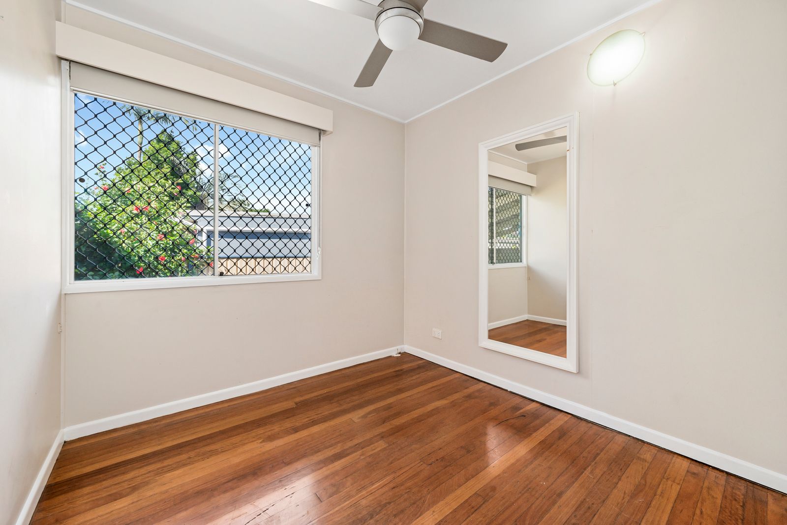 1226 Anzac Avenue — photo 5 of 15
