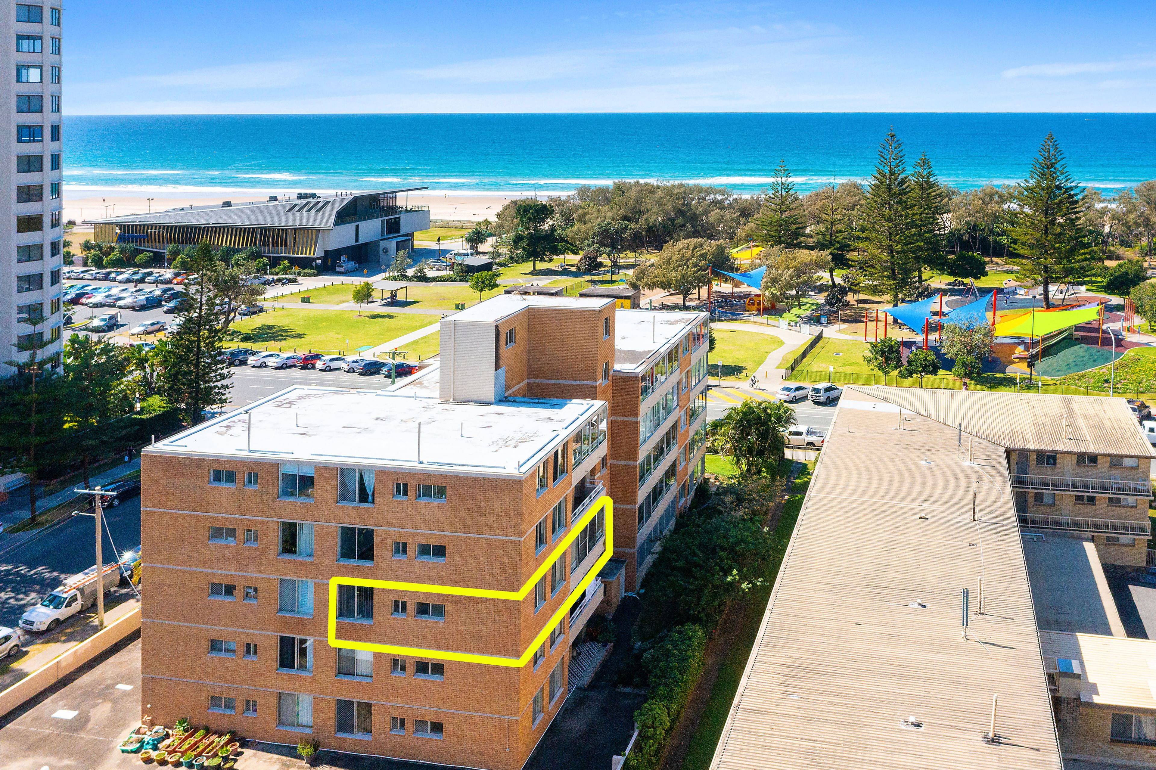 11/4 Elizabeth Avenue 'Broadbeach Towers', Broadbeach, QLD 4218