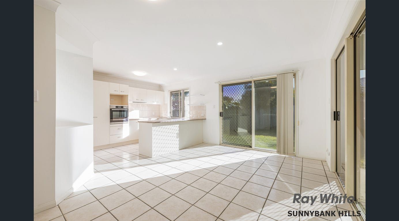 8 Kalbarri Street — photo 4 of 7