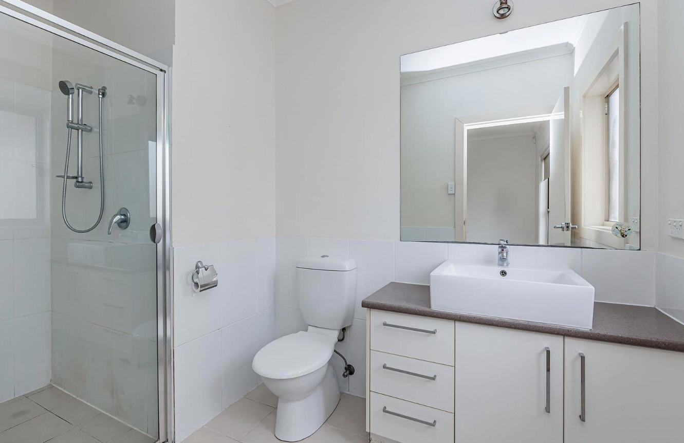 13A Dawn Avenue — photo 10 of 12