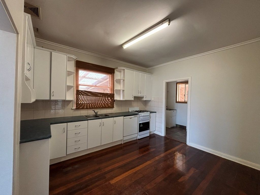 78 Newton Street — photo 7 of 12