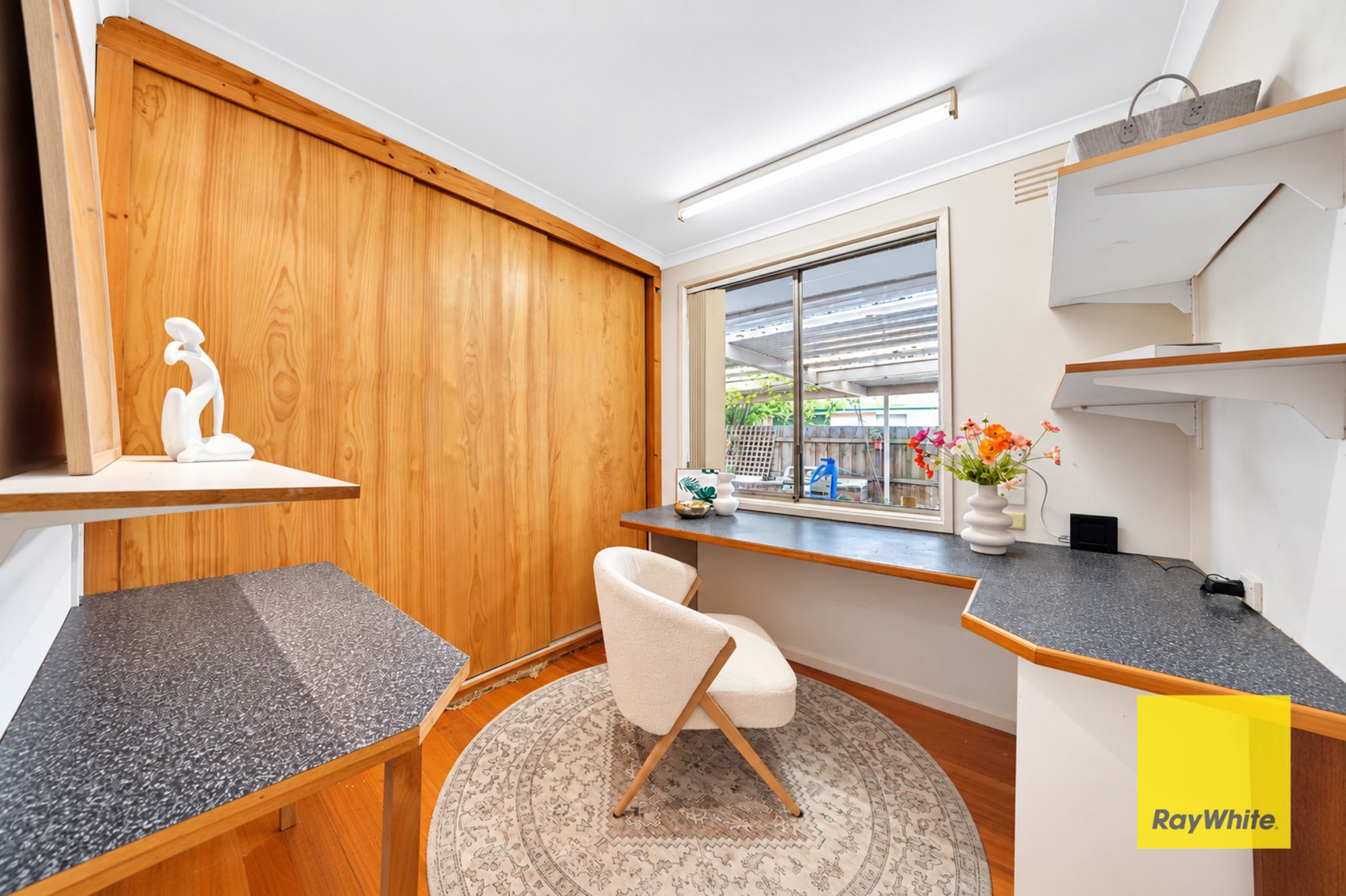 22 Strathmore Crescent — photo 6 of 20