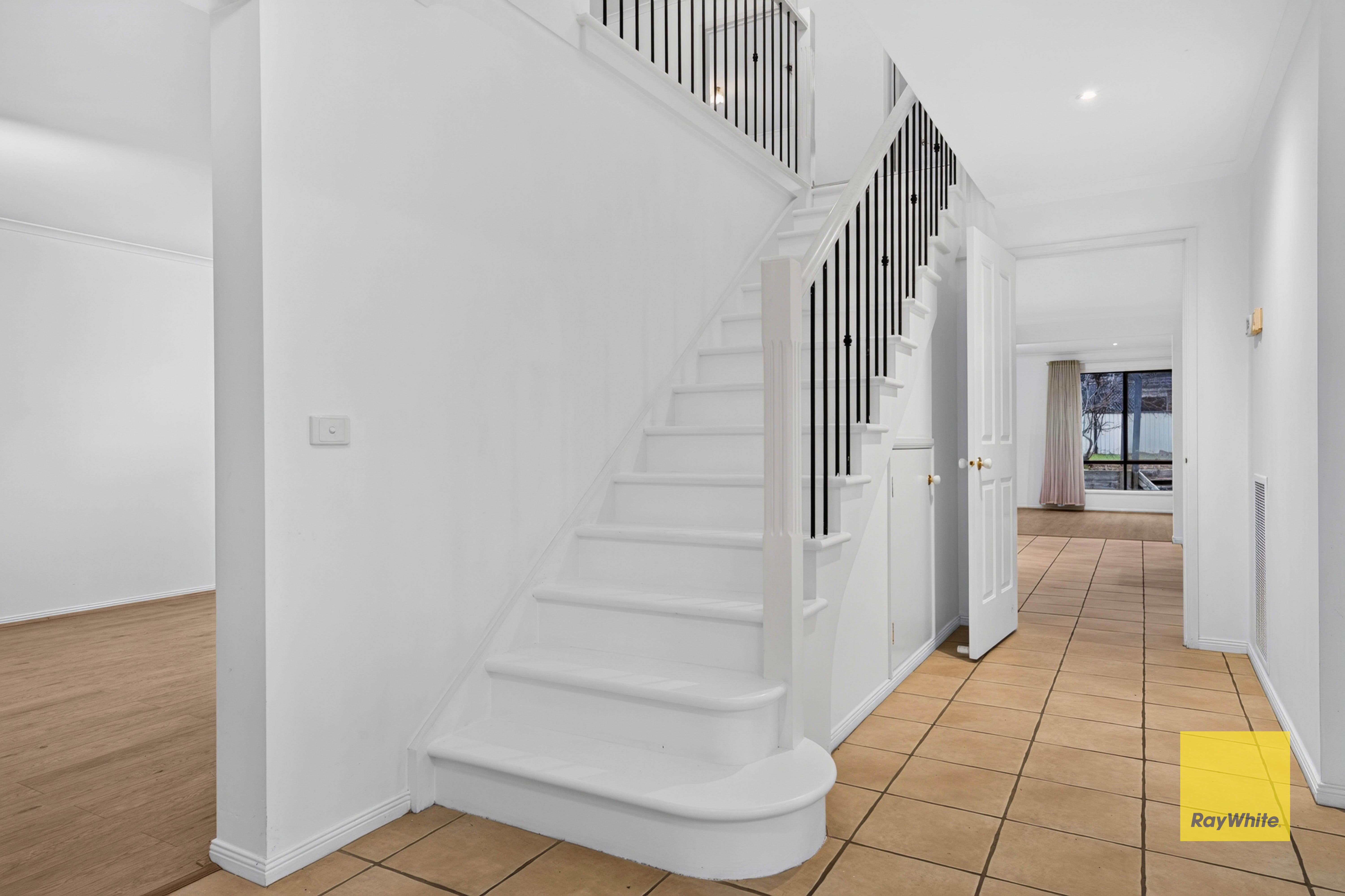 17 St Nicholas Court — photo 4 of 30