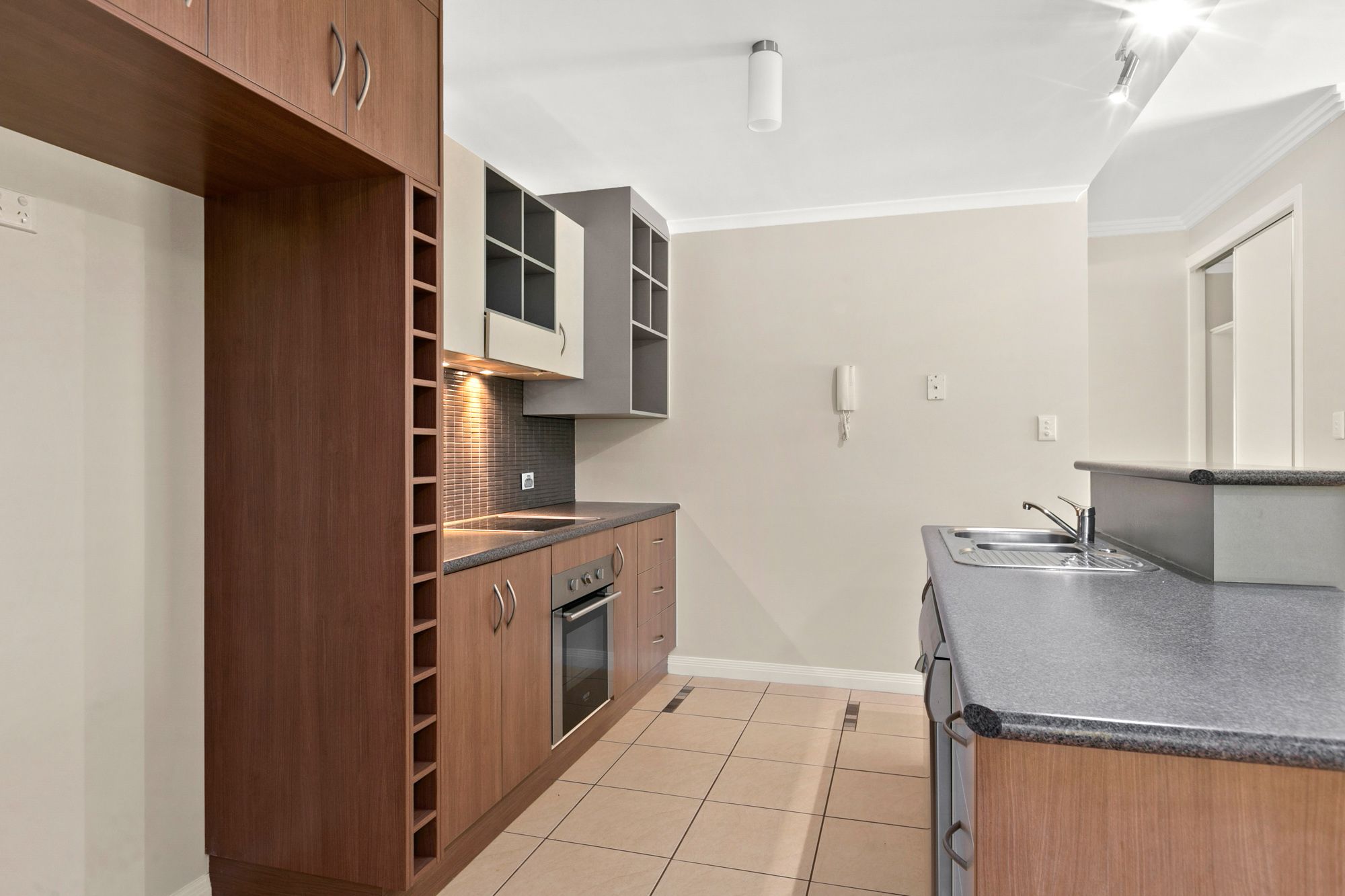 9/1804 Captain Cook Highway, Clifton Beach, QLD 4879