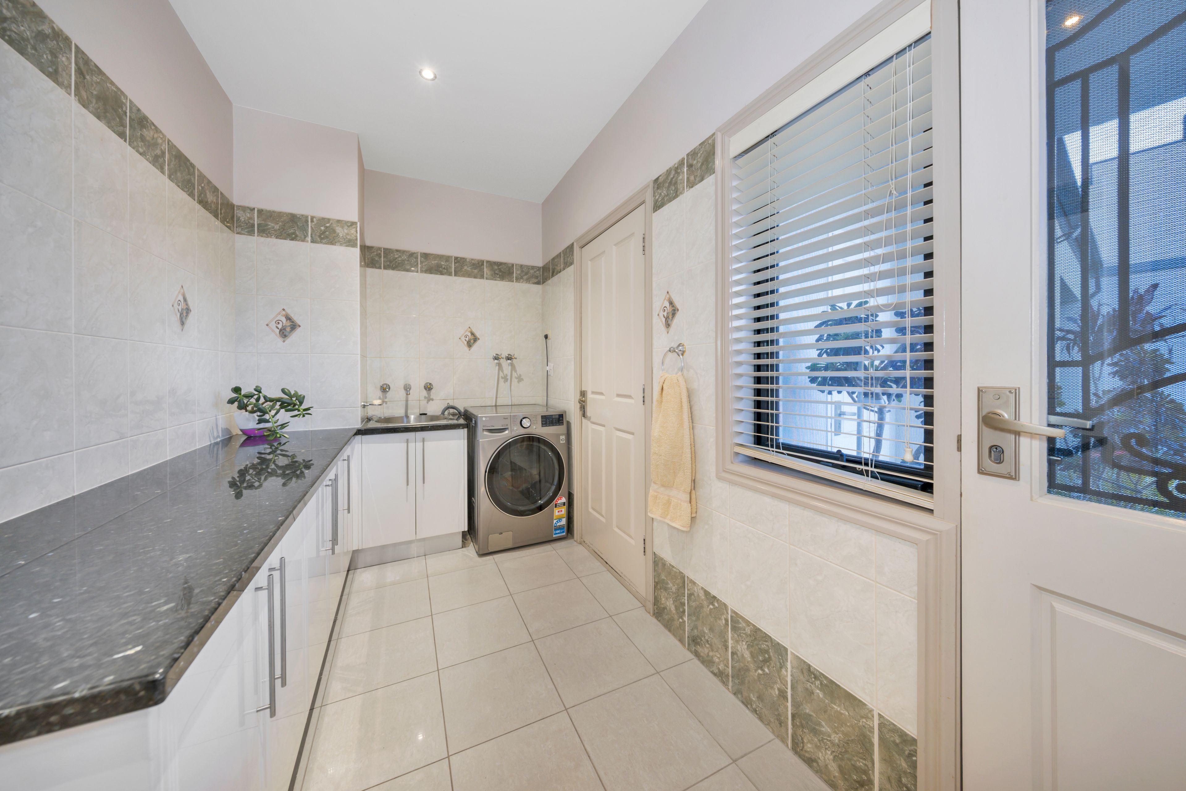 7 Meldrum Close — photo 15 of 30