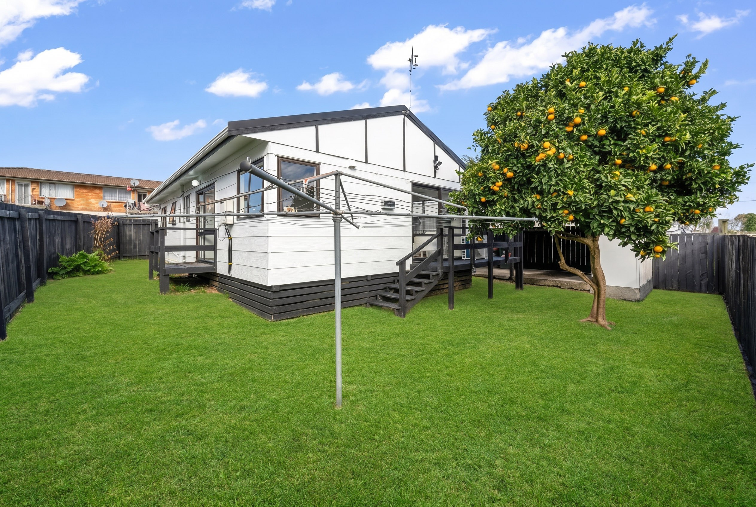 2/80 Kenderdine Road, Papatoetoe, Manukau City