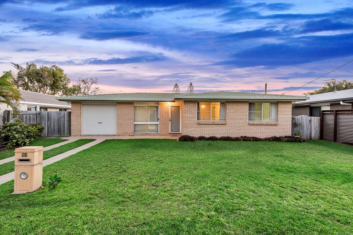 82 Oceanic Drive, Warana, QLD 4575