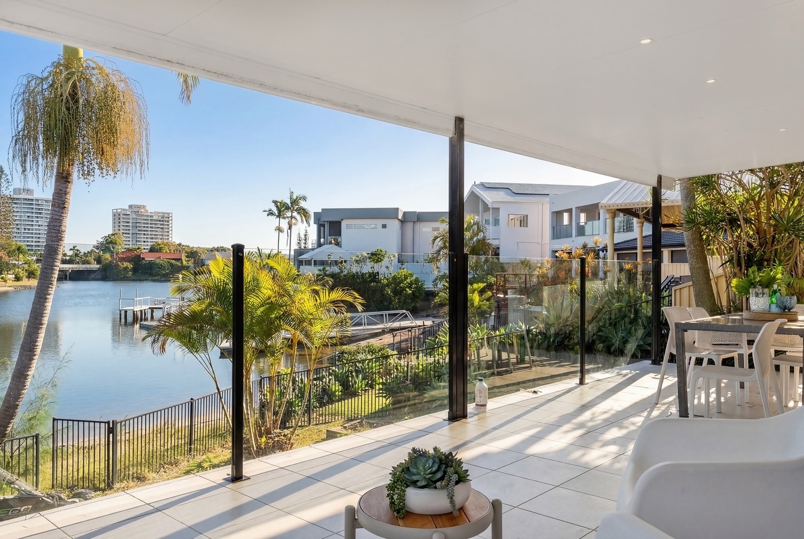 2 Helen Court, Broadbeach Waters, QLD 4218