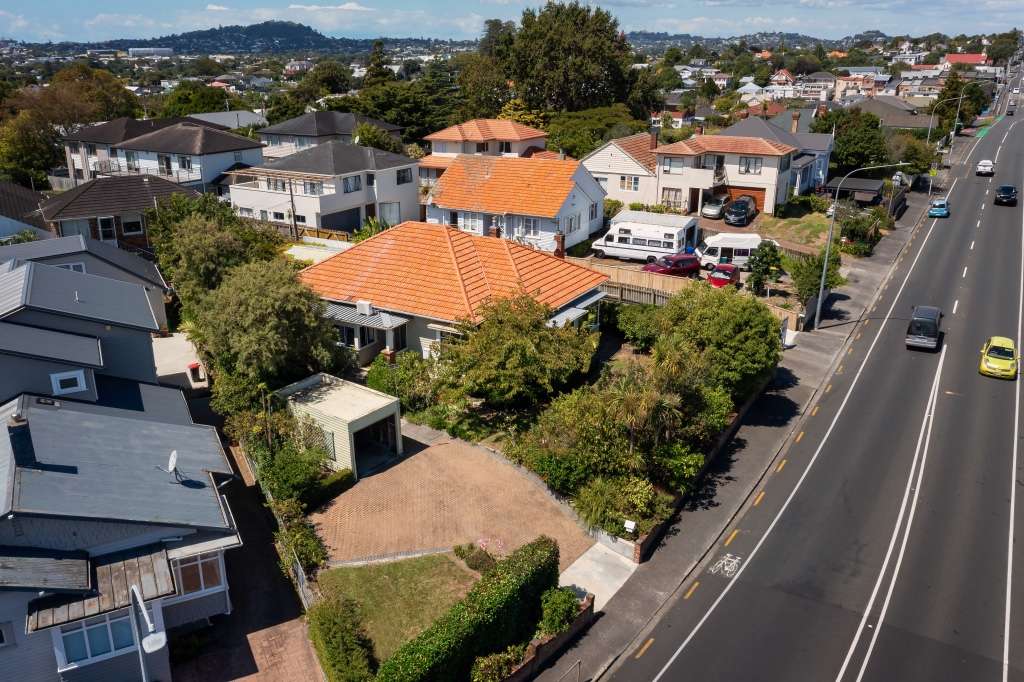 180 Carrington Road photo 21