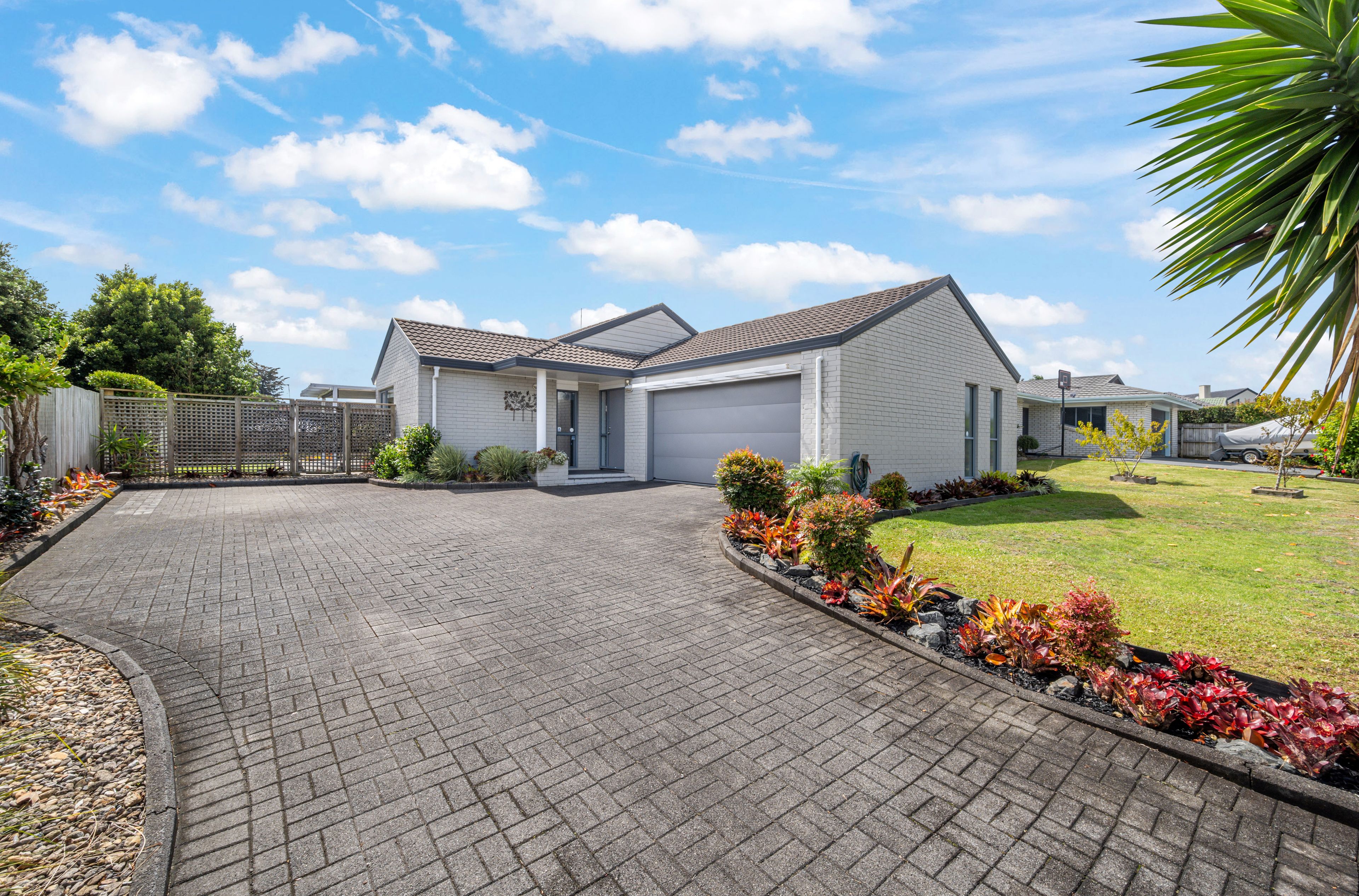 30 Bob Charles Drive, Golflands, Manukau City