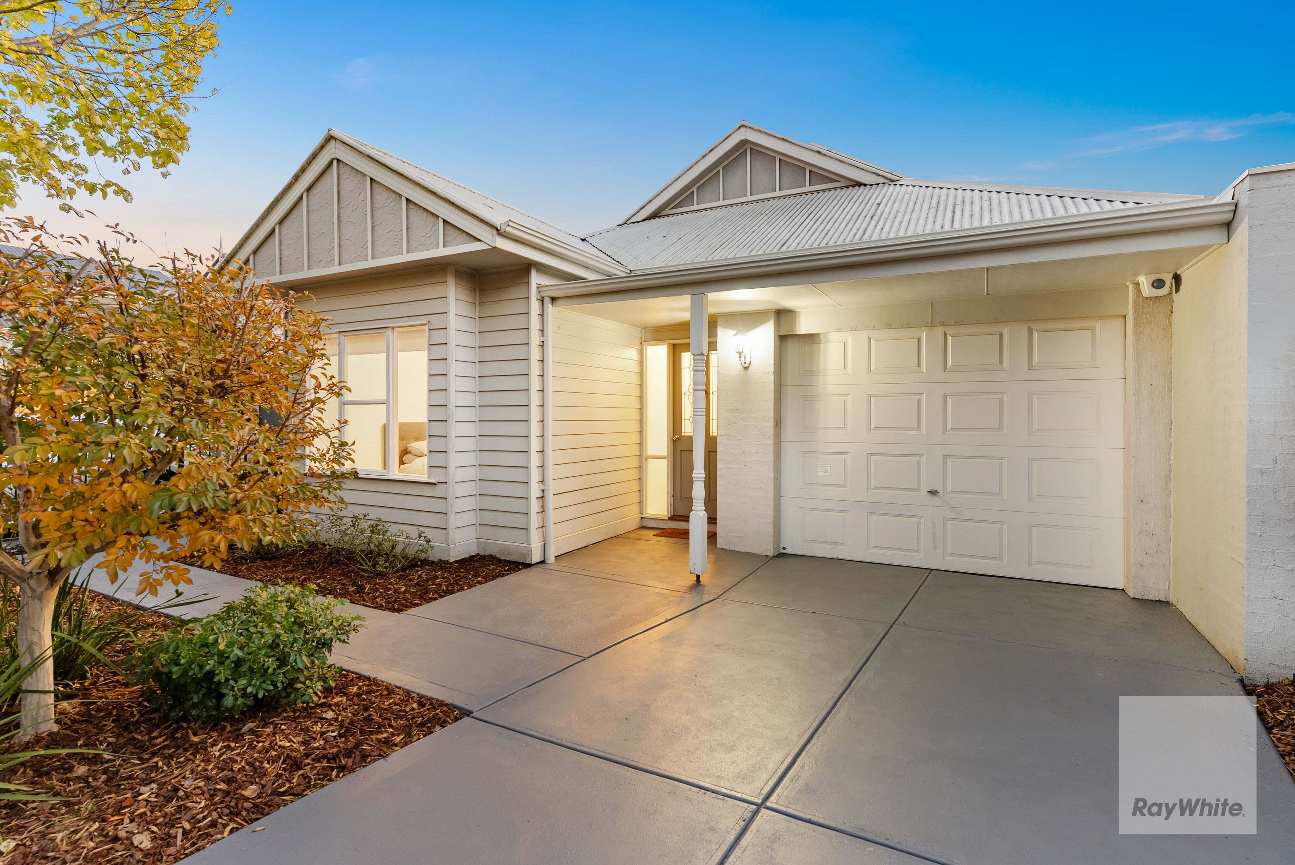 12 Botanical Drive, Caroline Springs, VIC 3023