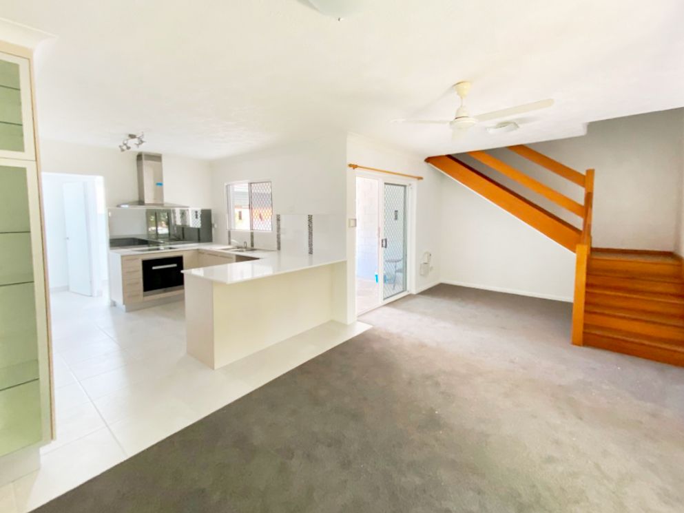 2/20 Carr Street, Hermit Park, QLD 4812
