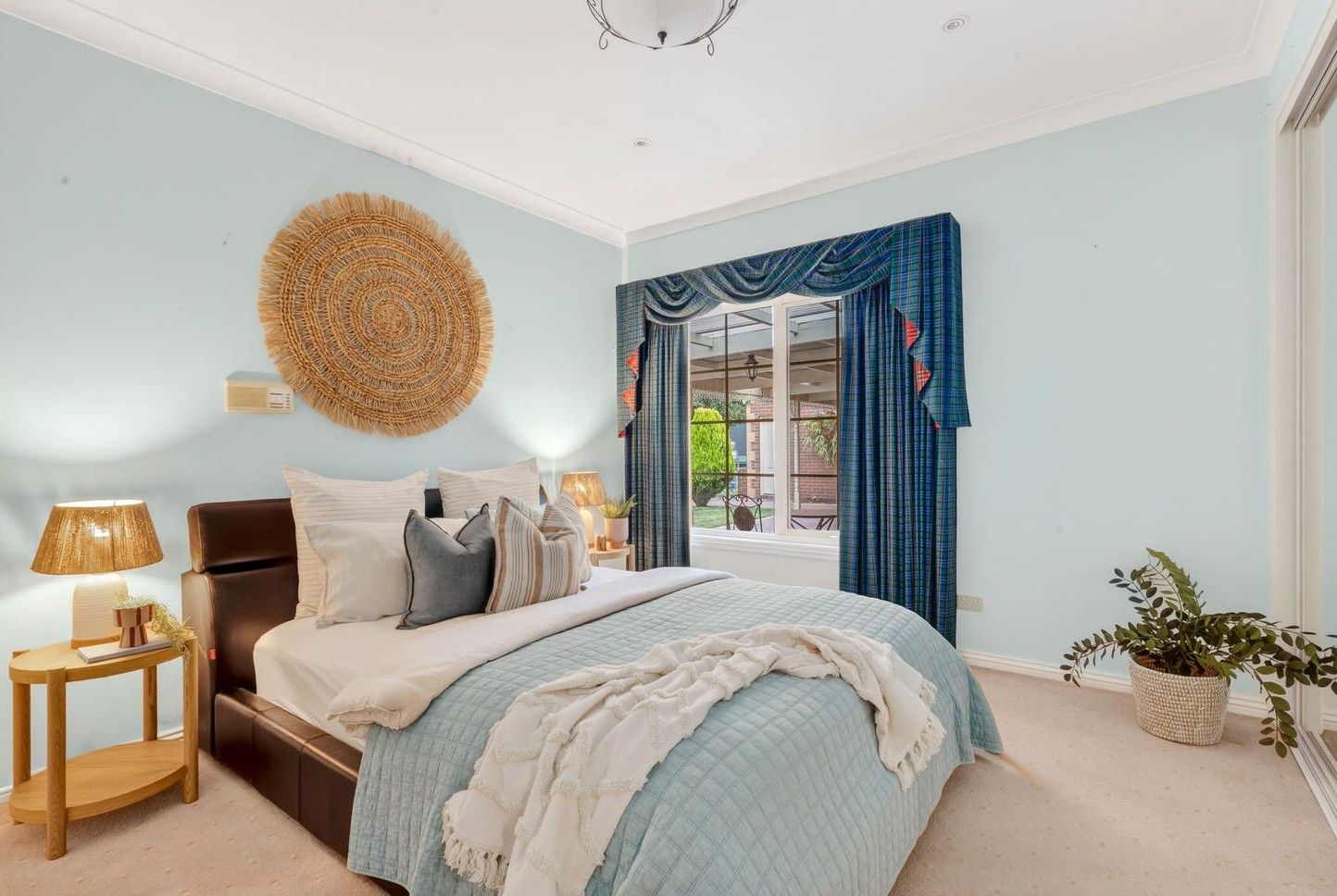 8 Kestrel Crescent — photo 17 of 27