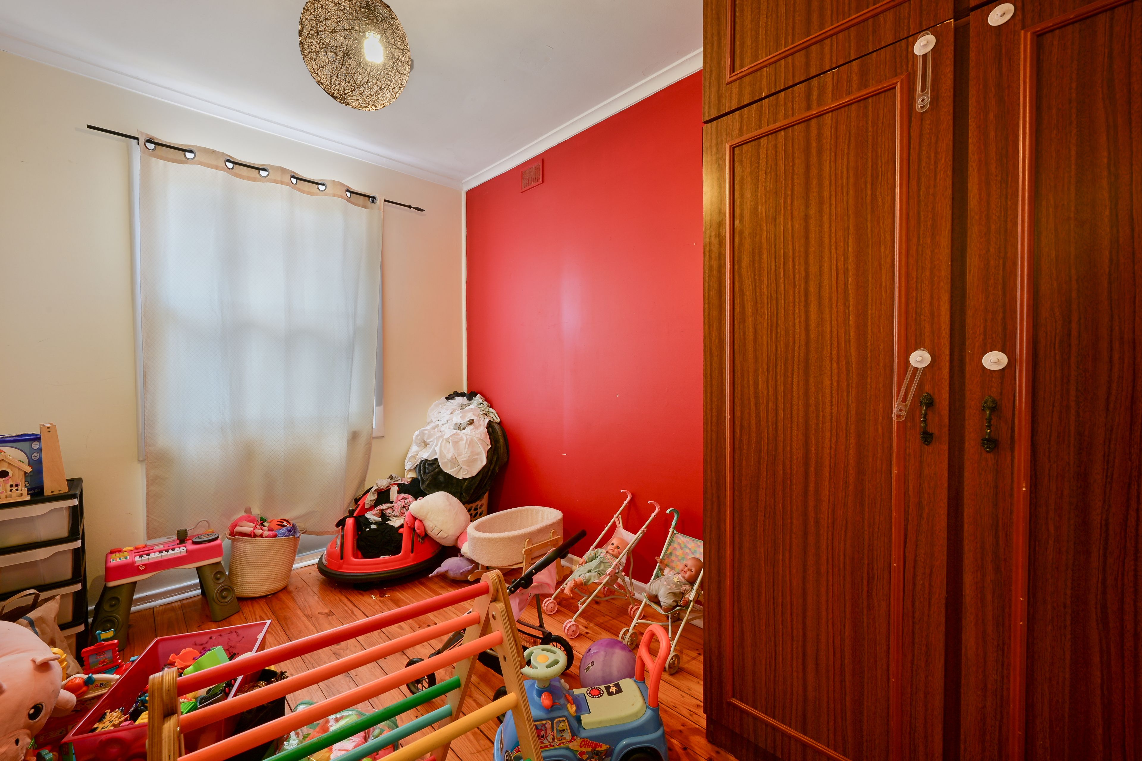 15 Hughes Street — photo 5 of 9