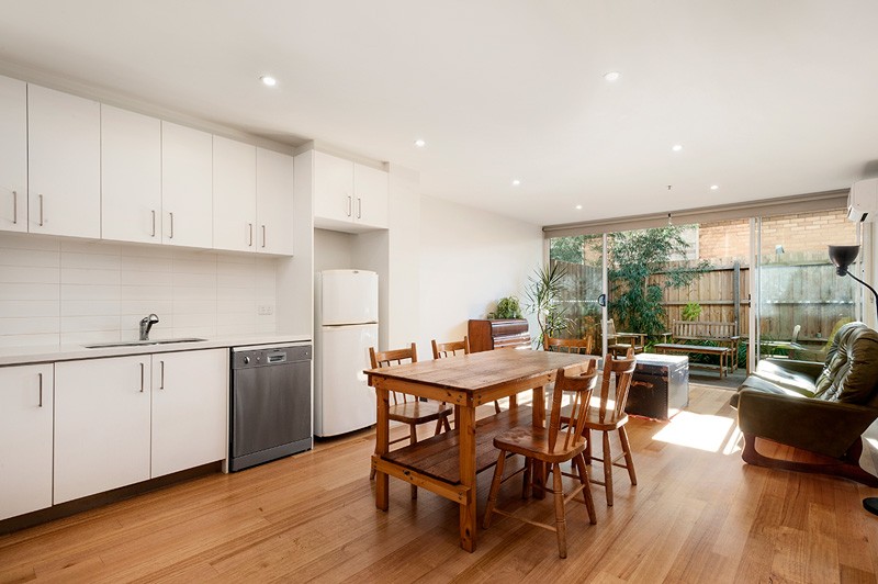 2/10 Charles Street, Brunswick, VIC 3056