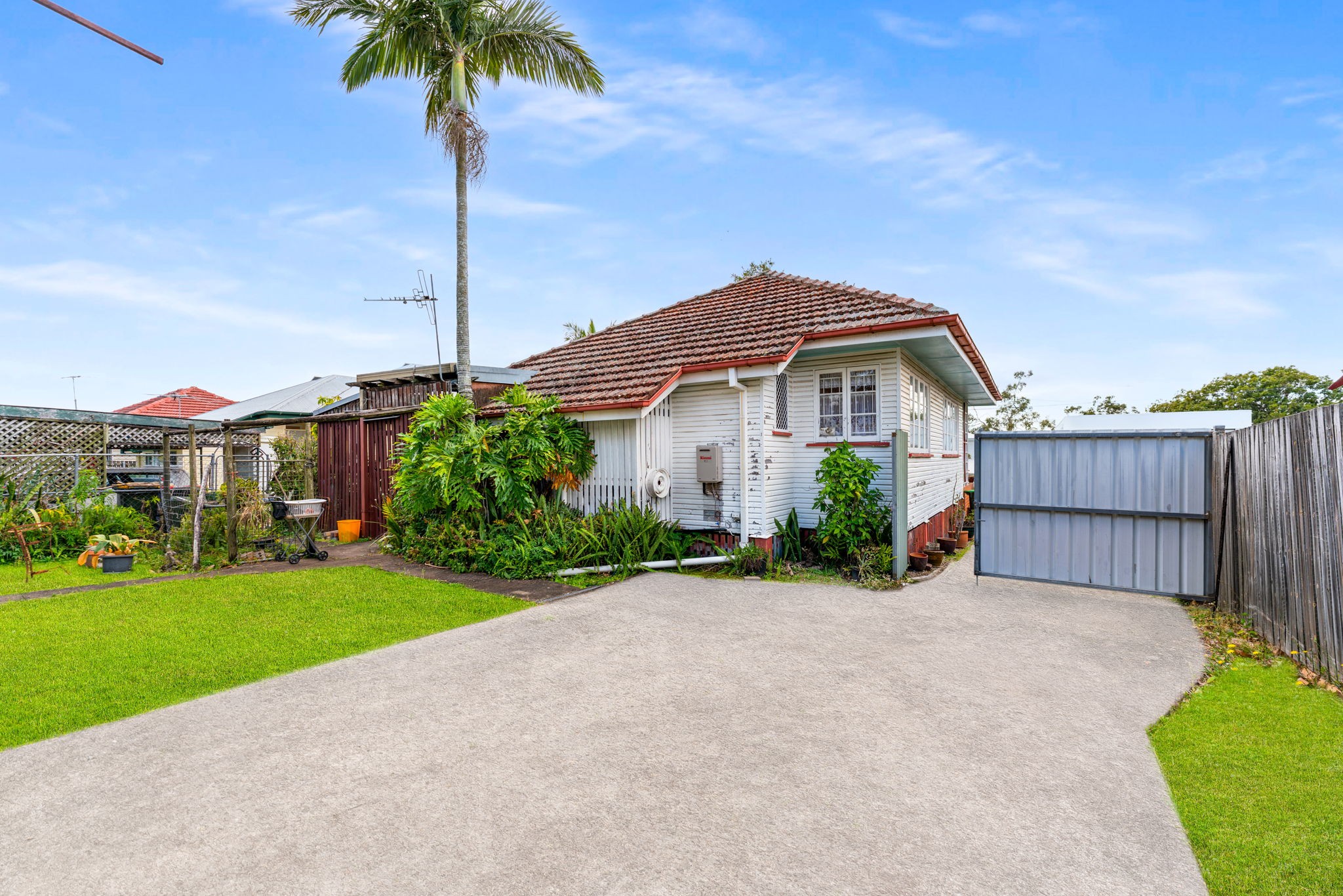 61 Glindemann Drive, Holland Park, QLD 4121