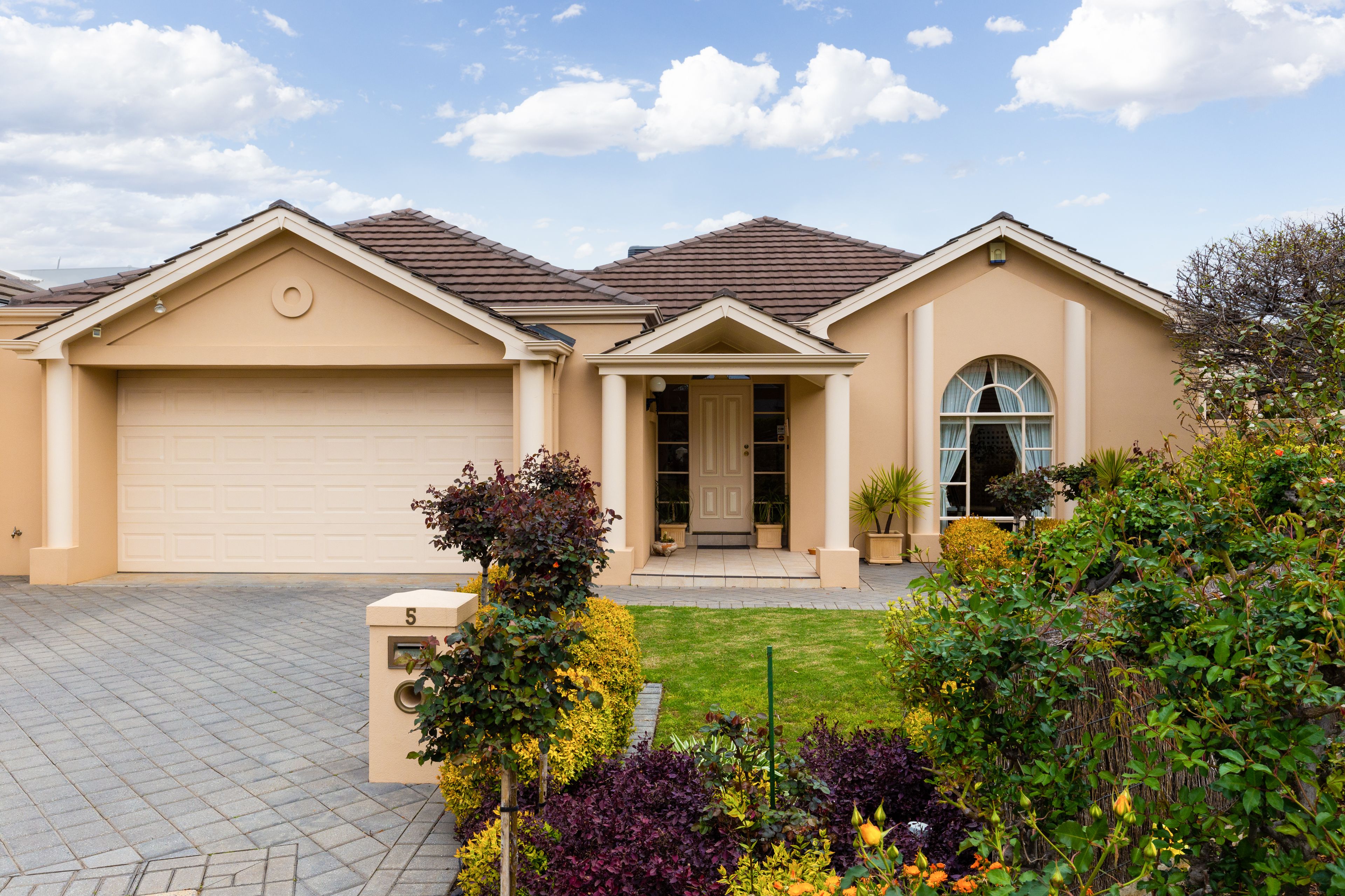 5 Hakea Court, Hove, SA 5048