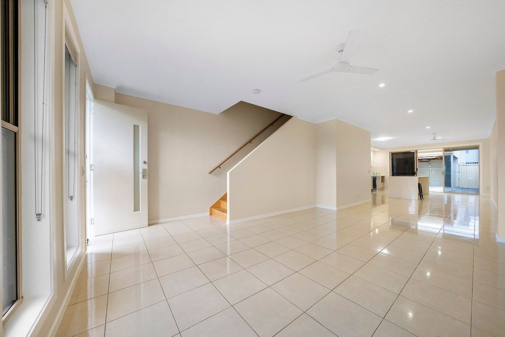 43 South Bay Drive, Varsity Lakes, QLD 4227