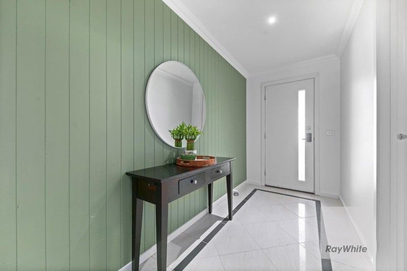 18 Brushwood Circuit, Roxburgh Park, VIC 3064