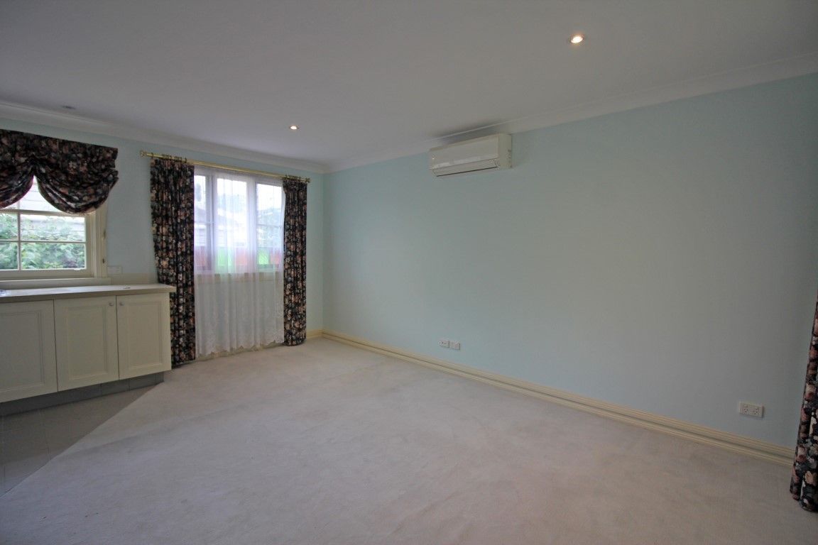 33 Dale Avenue, Chain Valley Bay, NSW 2259