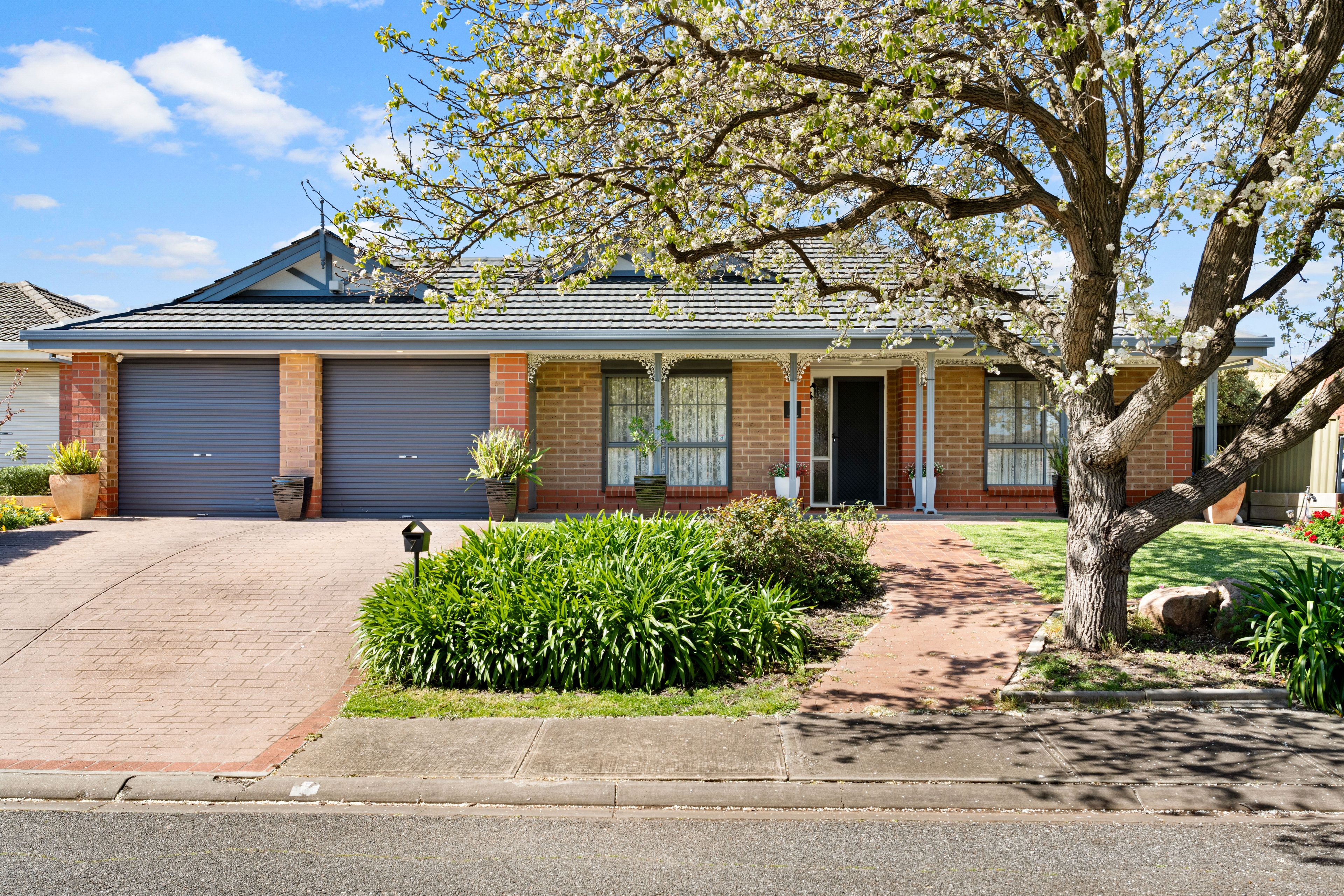 7 Lyn Court — photo from Ray White Woodville