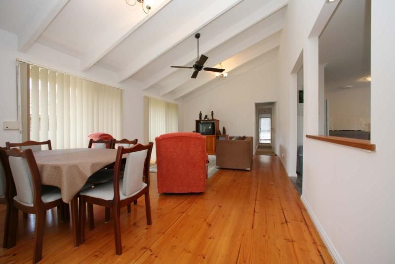 106 Dandelion Drive, Rowville, VIC 3178