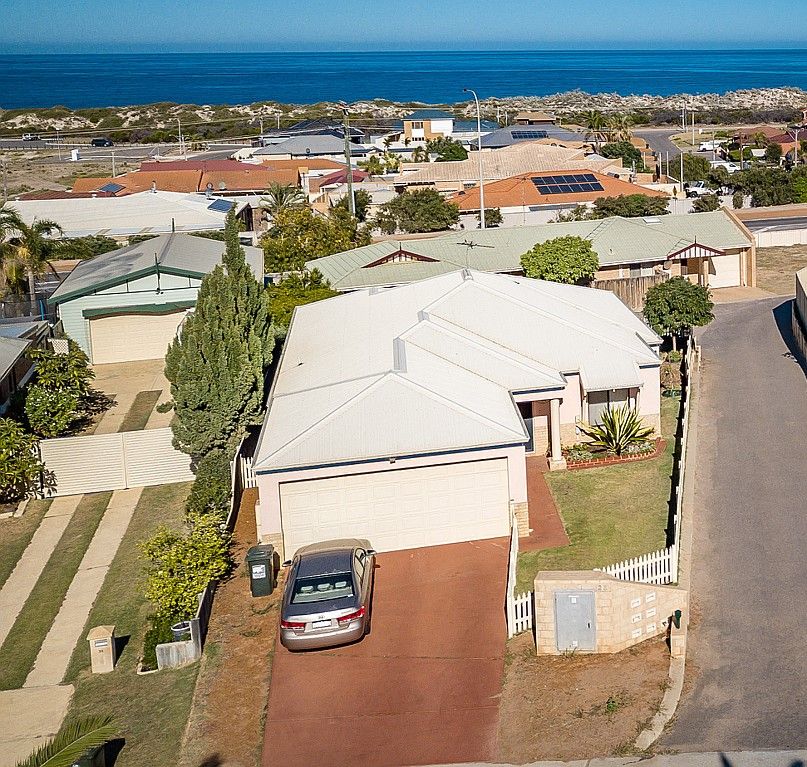 28 Seaview Boulevard, Wandina WA 6530