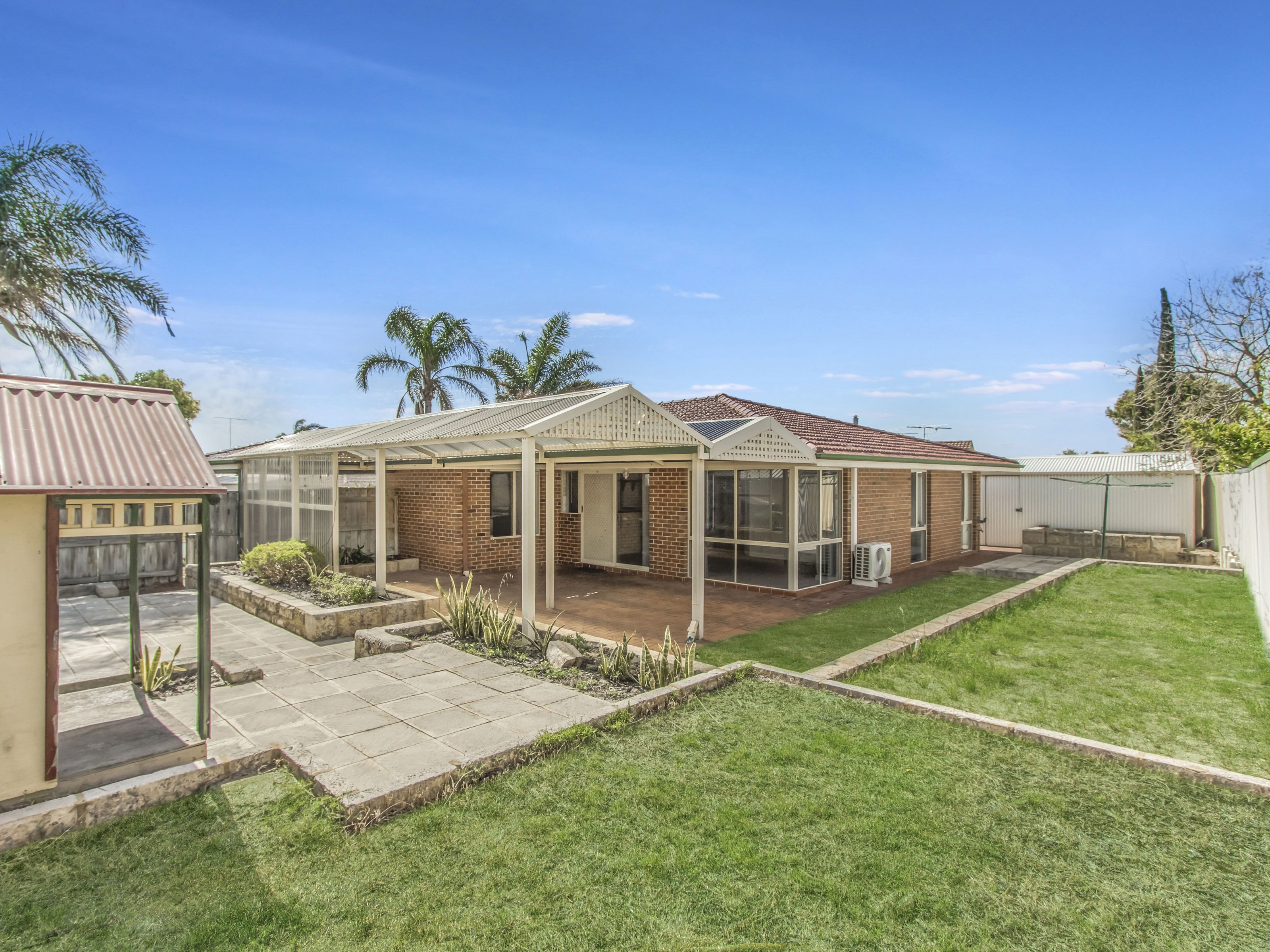 11 Darwin Place, Warnbro, WA 6169