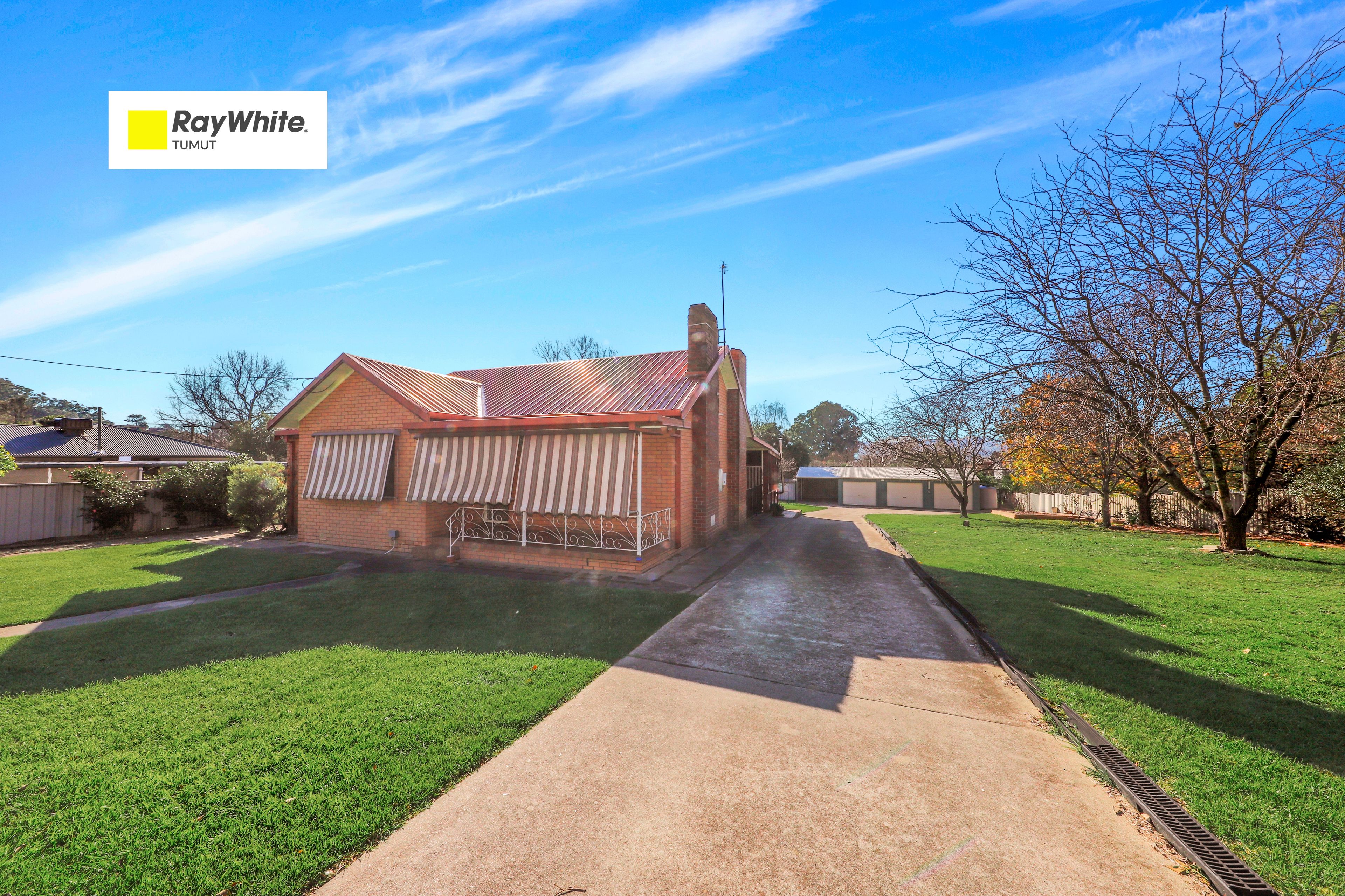 8 Pine Street — photo from Ray White Tumut