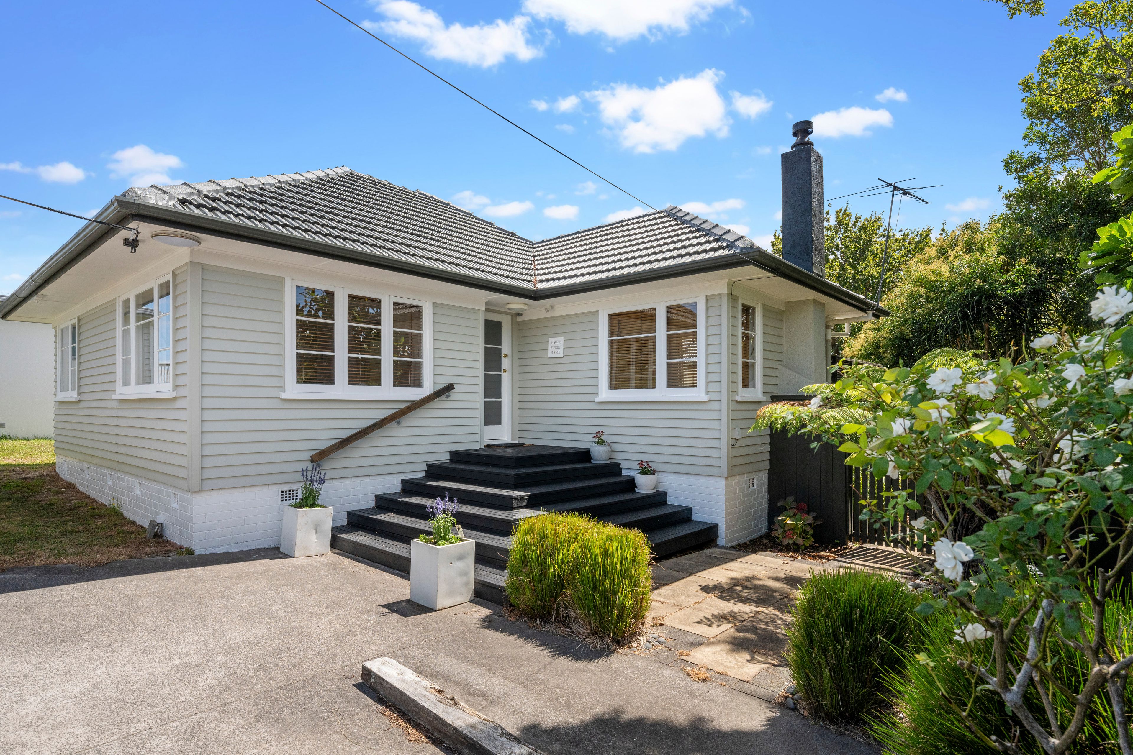 17 Neptune Avenue, Beach Haven, North Shore City