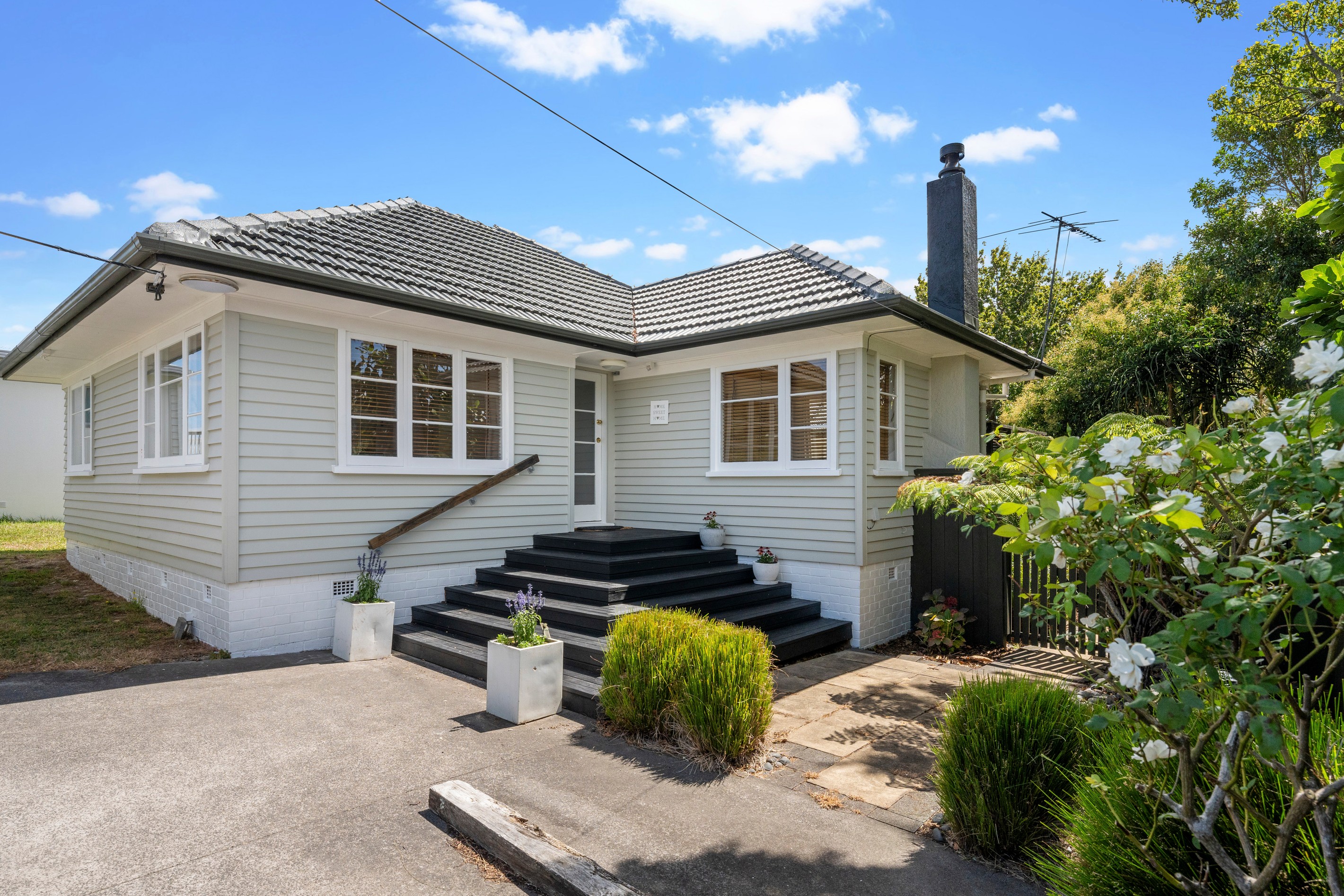 17 Neptune Avenue, Beach Haven, North Shore City