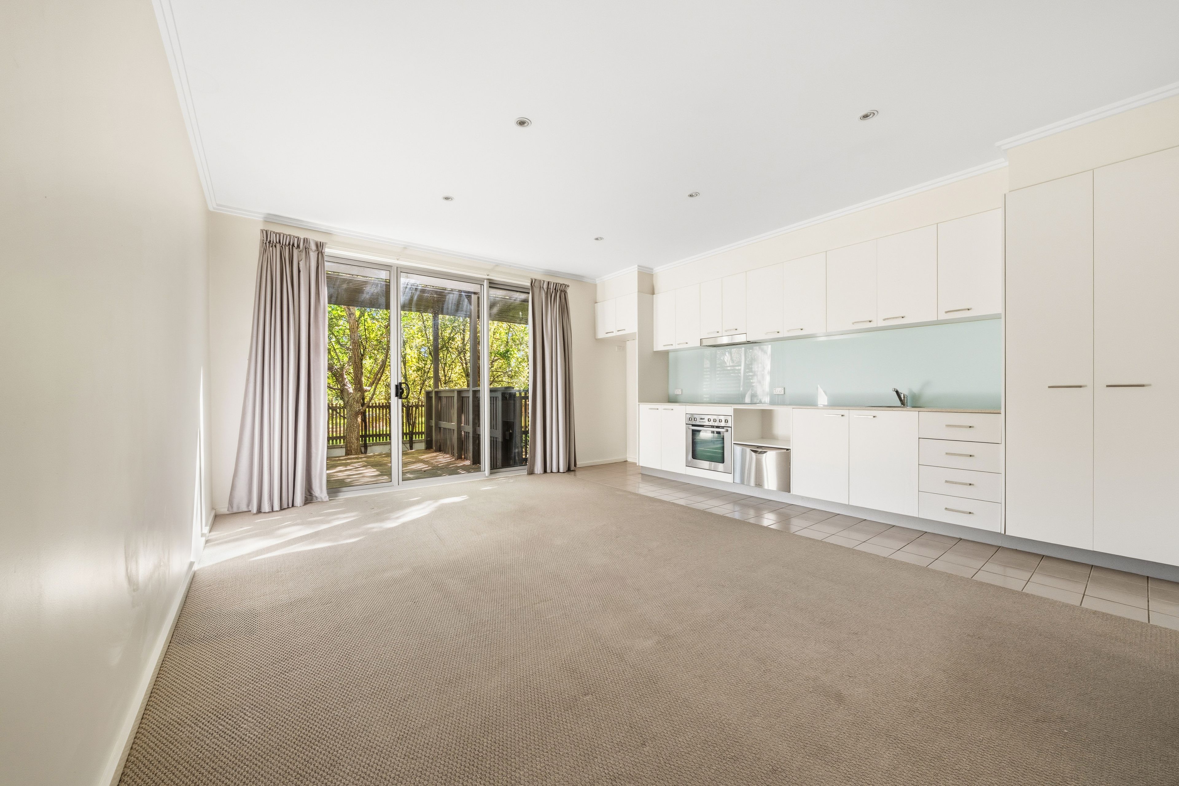 7/123 Lowanna Street — photo 6 of 14