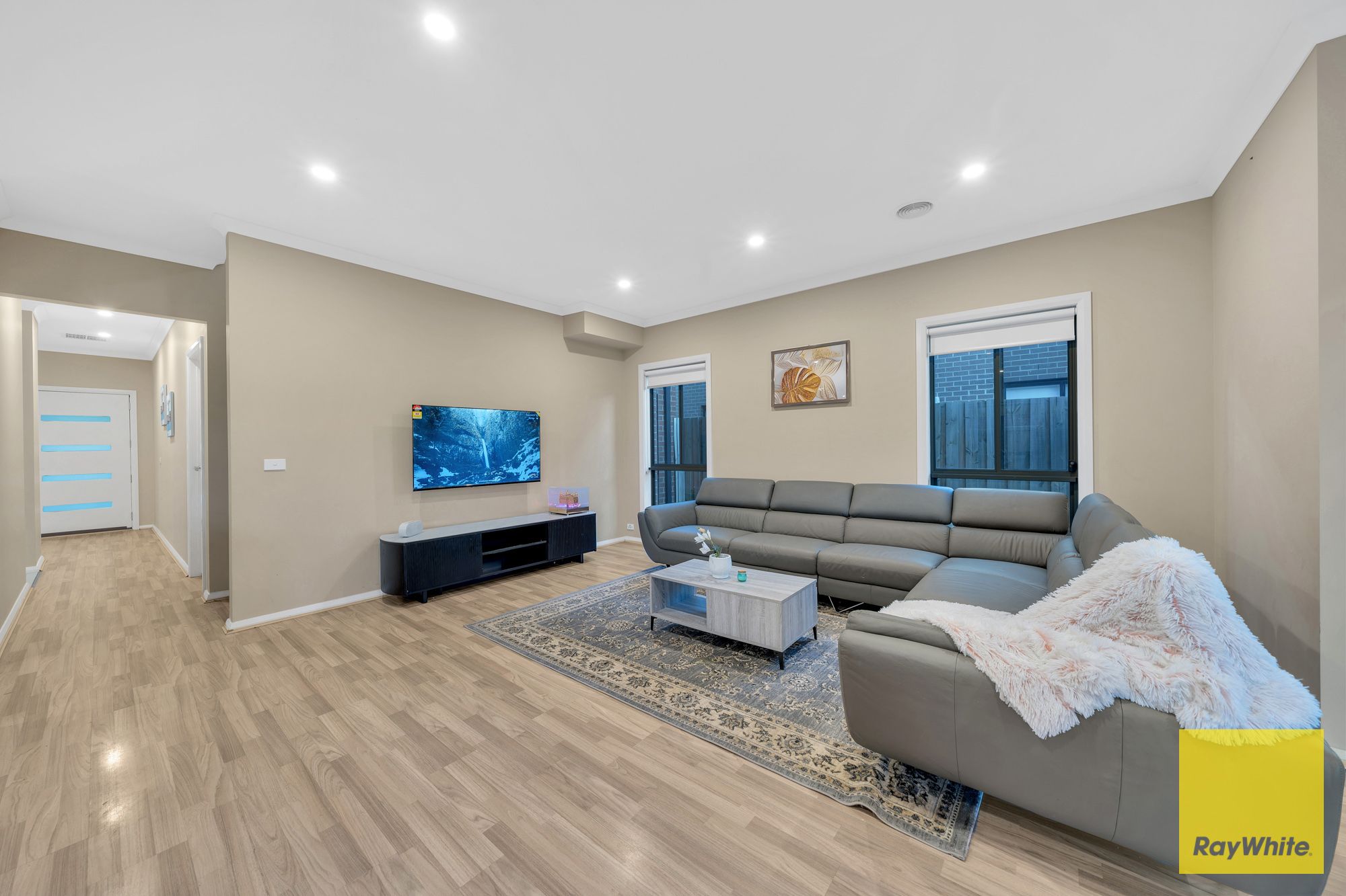 20 Clementine Boulevard — photo 11 of 30