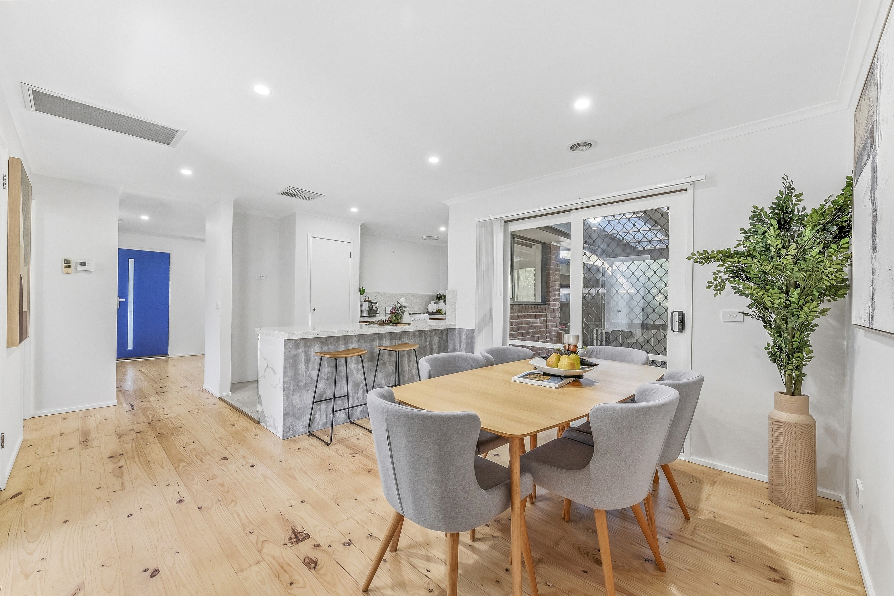 7 Shrubby Walk, Croydon South, VIC 3136