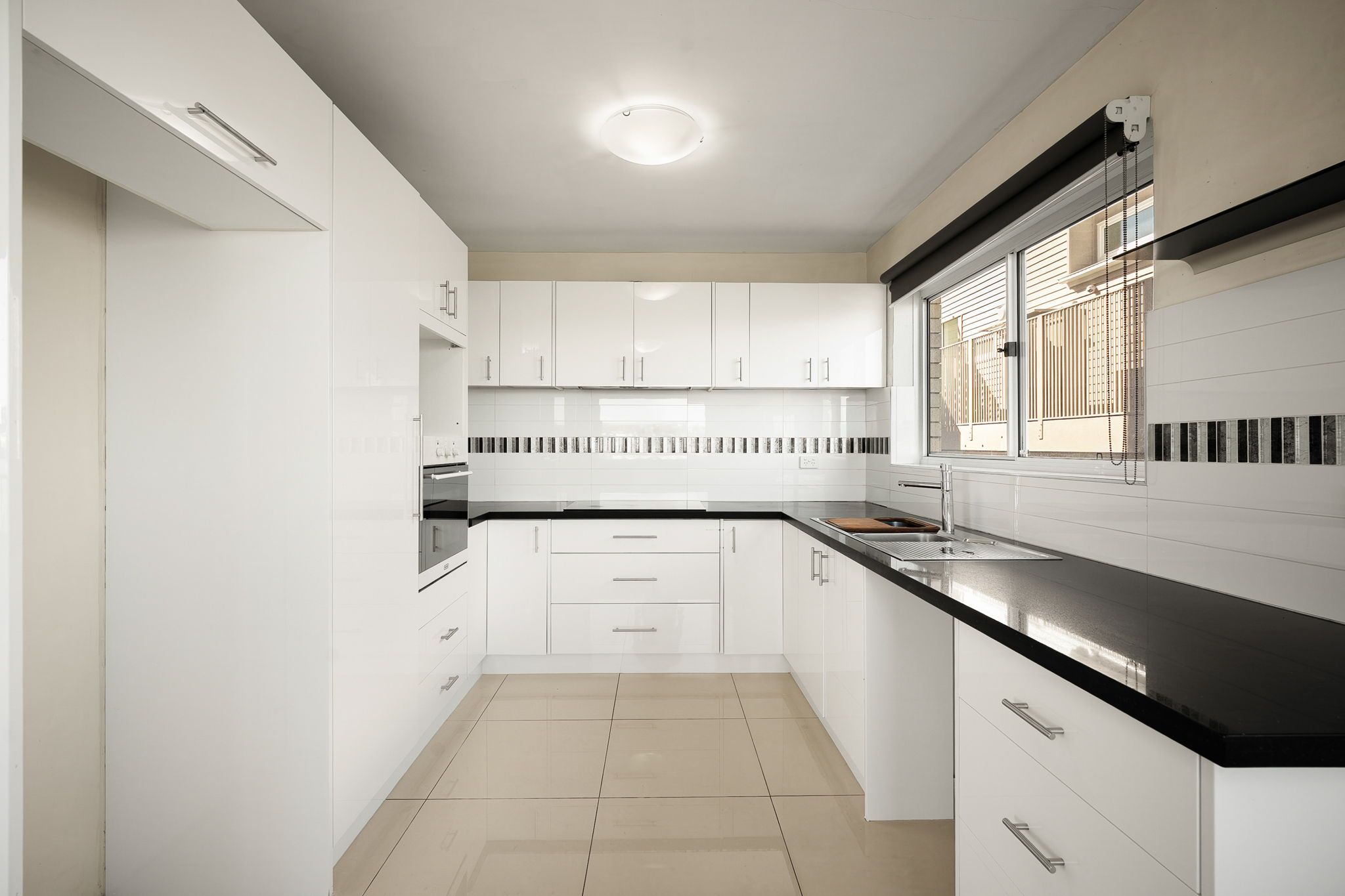 4/61 Hillside Crescent — photo 7 of 13