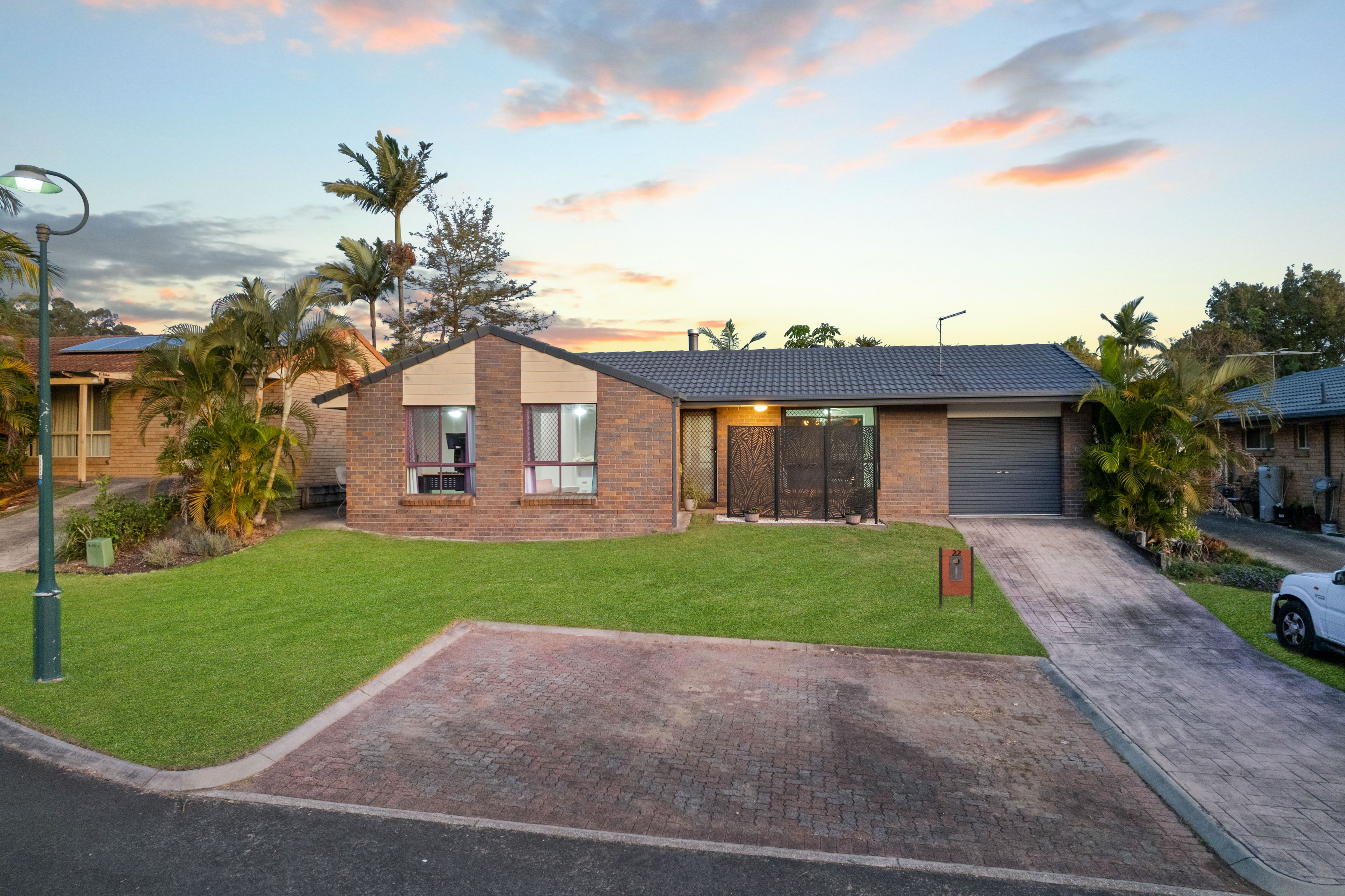 22 Earls Court, Heritage Park QLD 4118