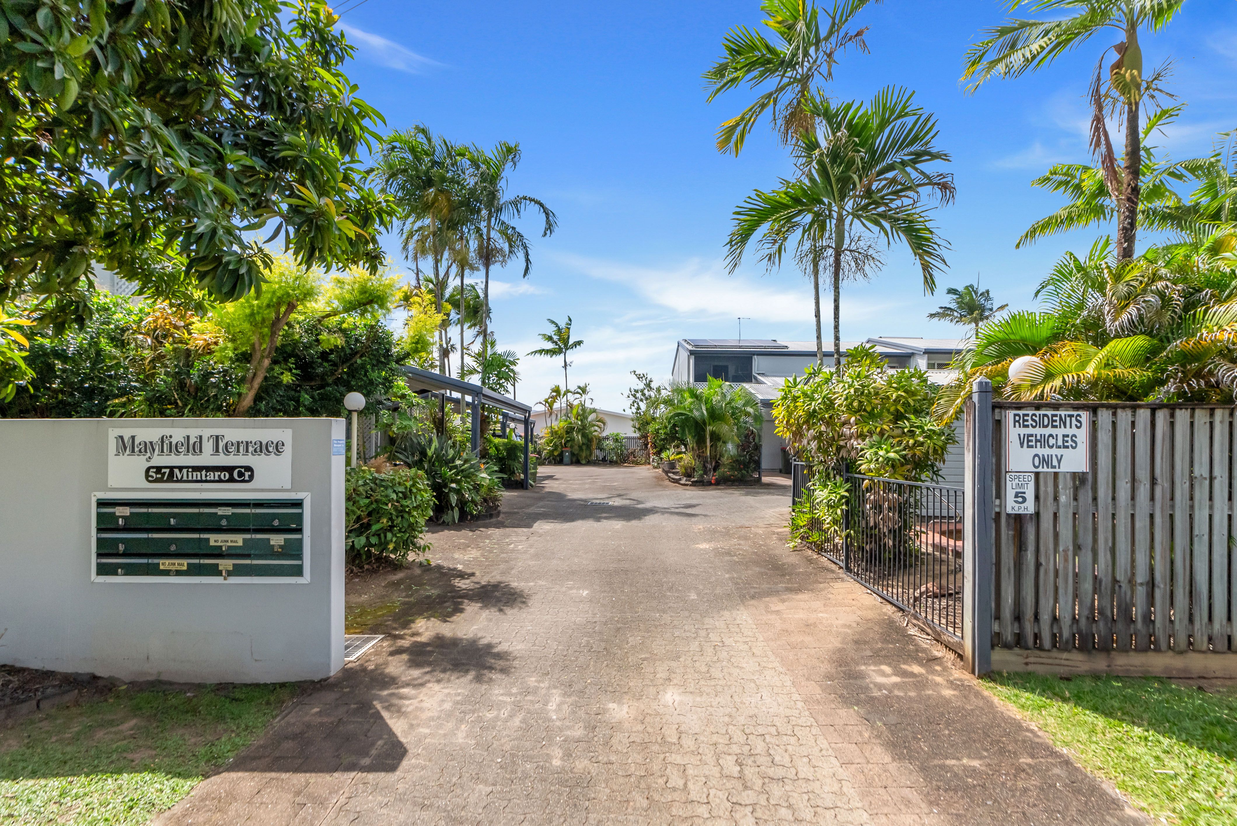 5-7 Mintaro Crescent, Woree QLD 4868