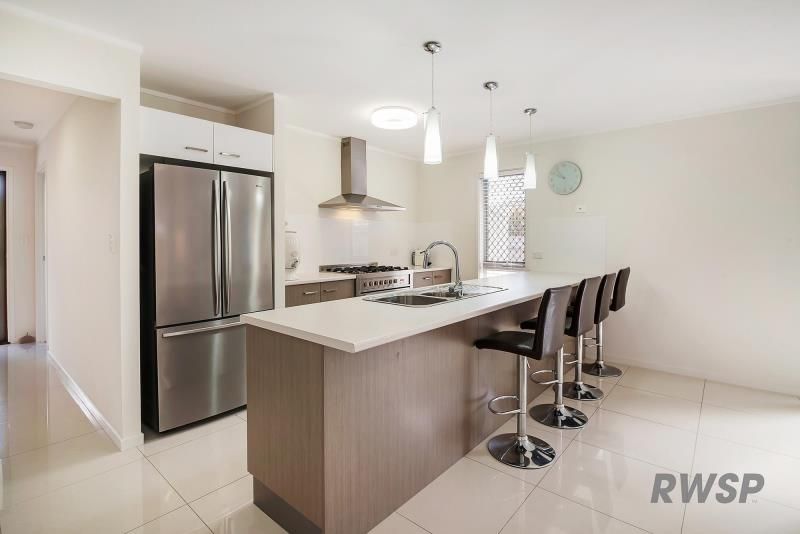 1/1 Eurella Street, Pacific Pines, QLD 4211