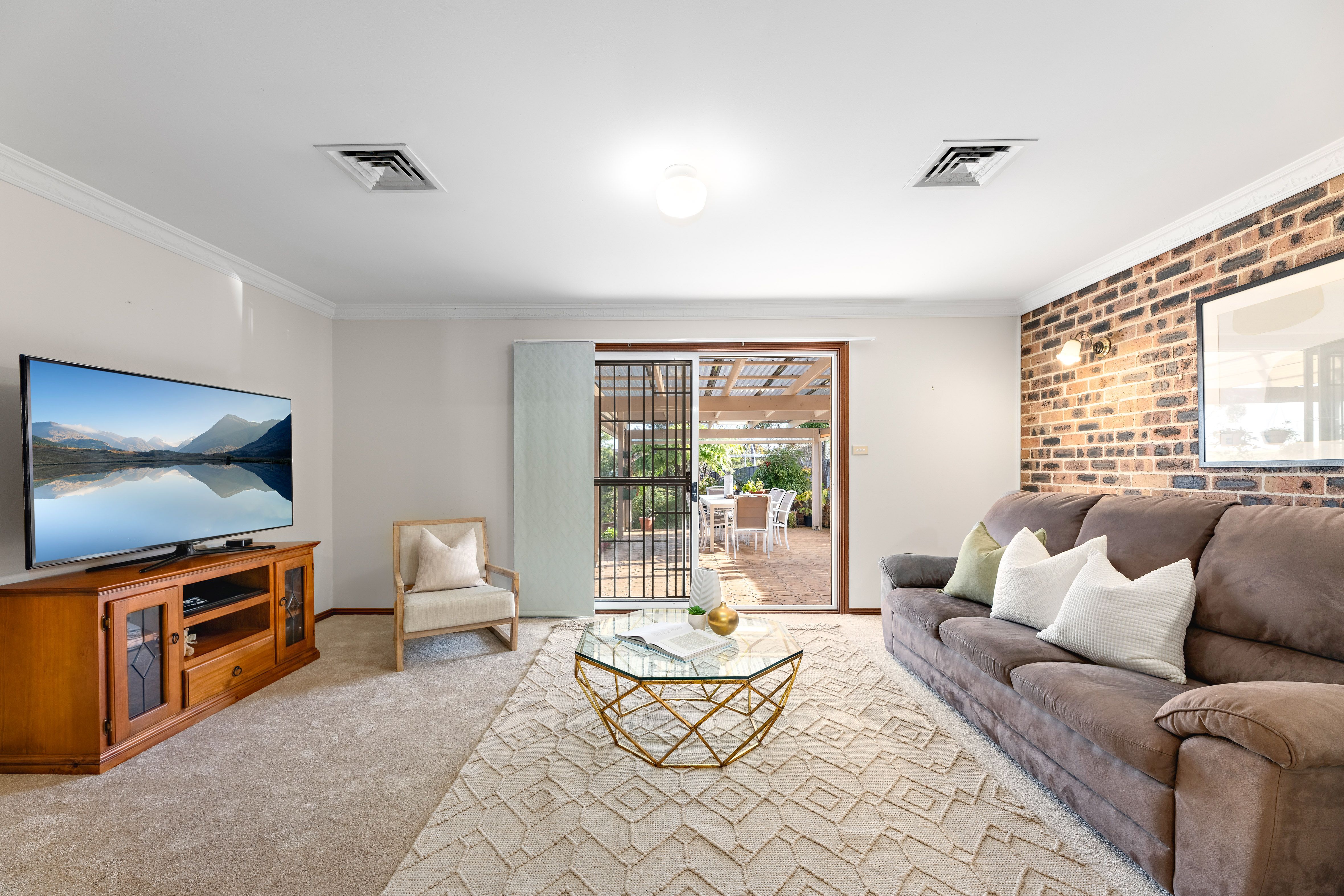 24 Wilbung Road — photo 4 of 19