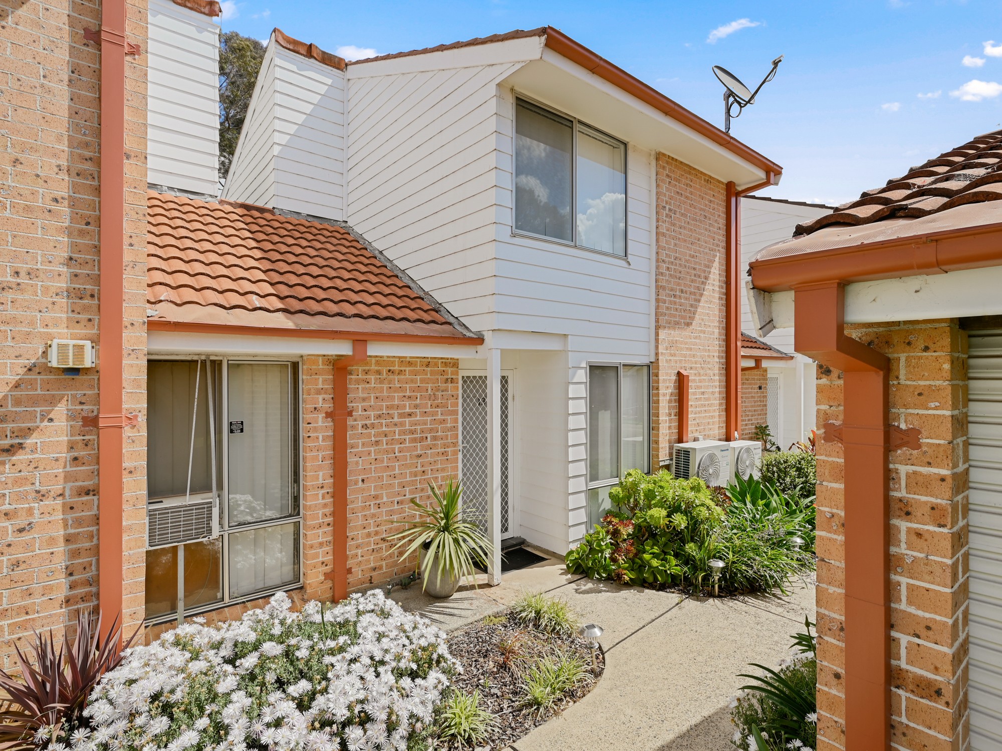 13/11 Mundarda Place, St Helens Park, NSW 2560