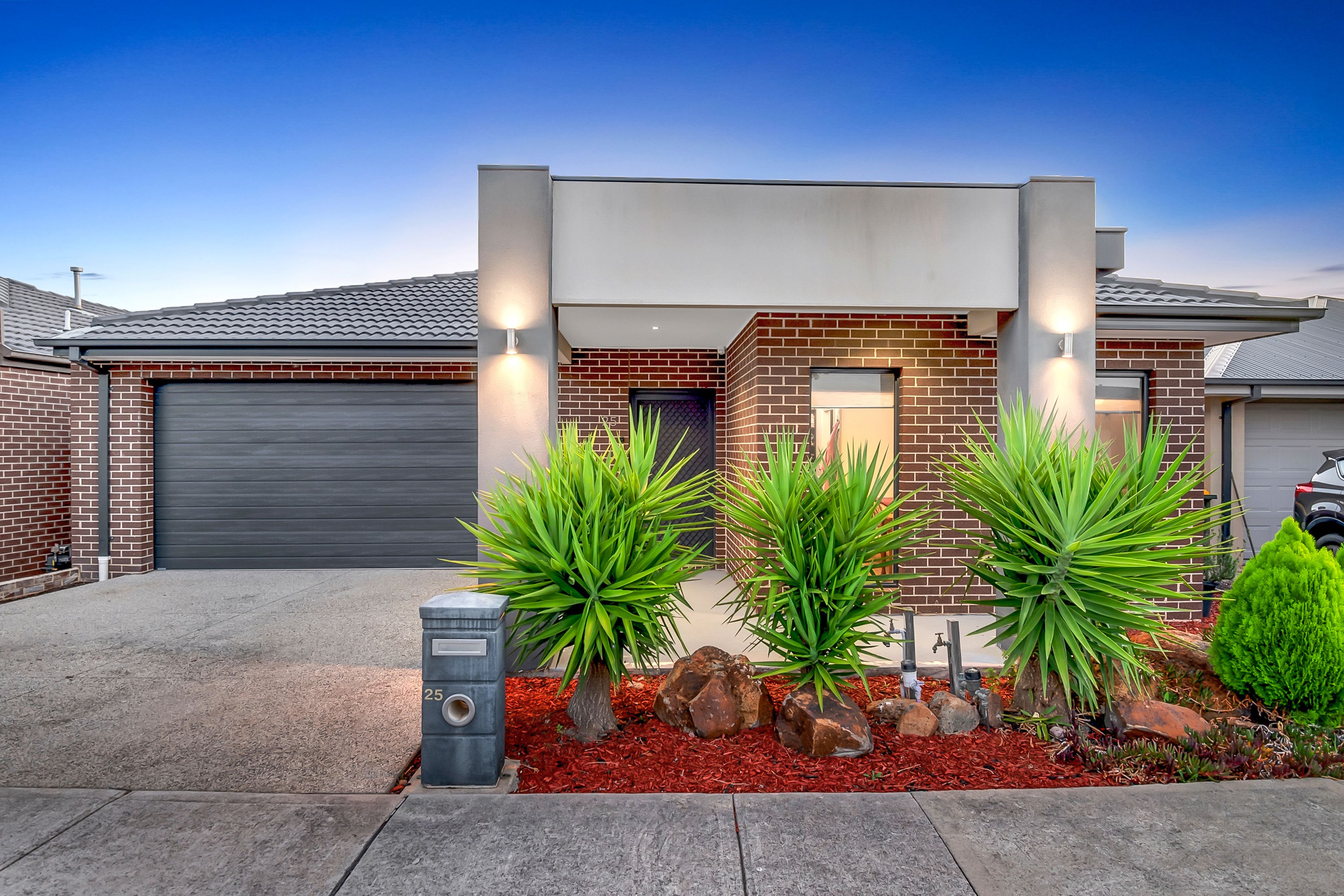 25 Falkland Road, Craigieburn VIC 3064