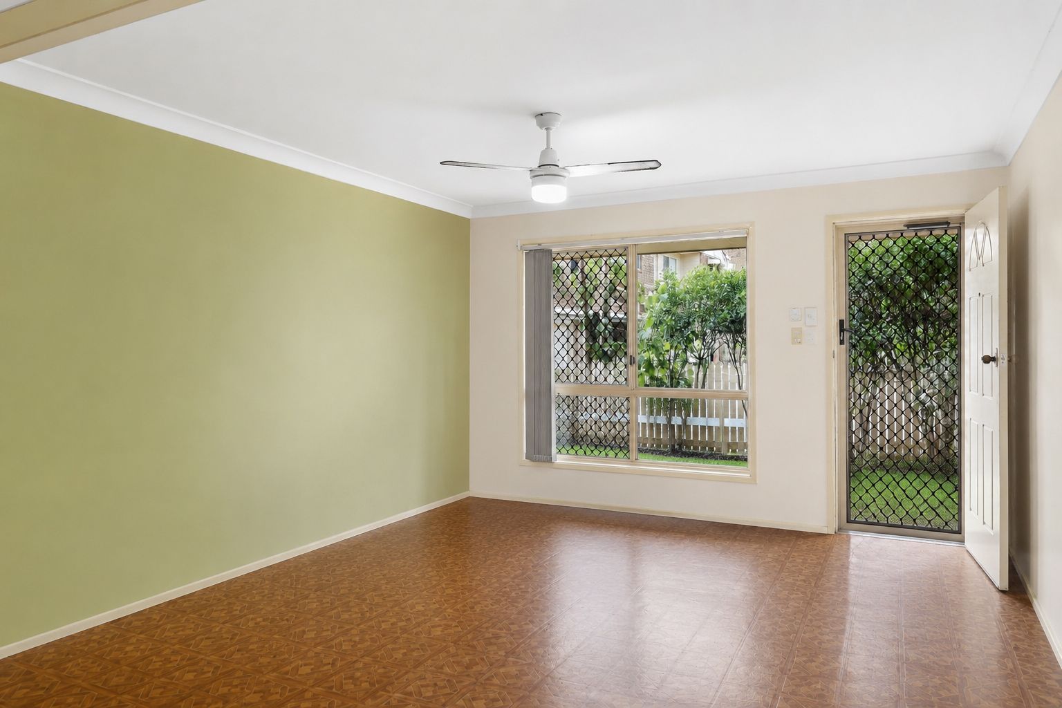3/20 Pine Avenue — photo 3 of 18