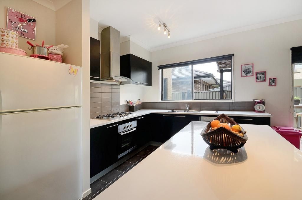 10 Albatross Drive, Pakenham, VIC 3810