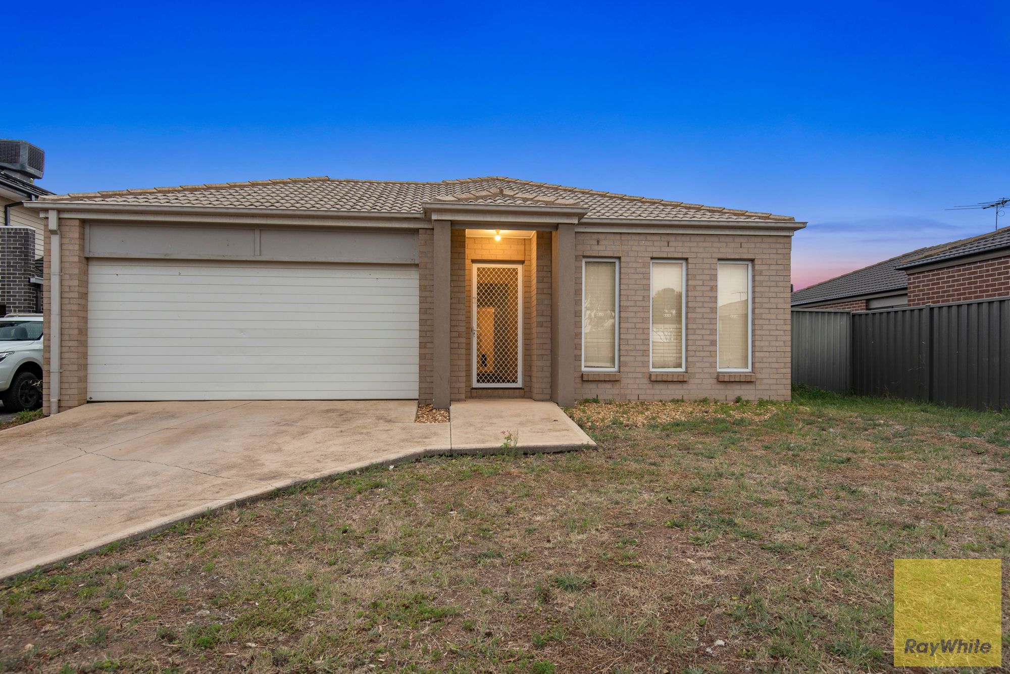 19 Clearwater Rise Parade, Truganina, VIC 3029