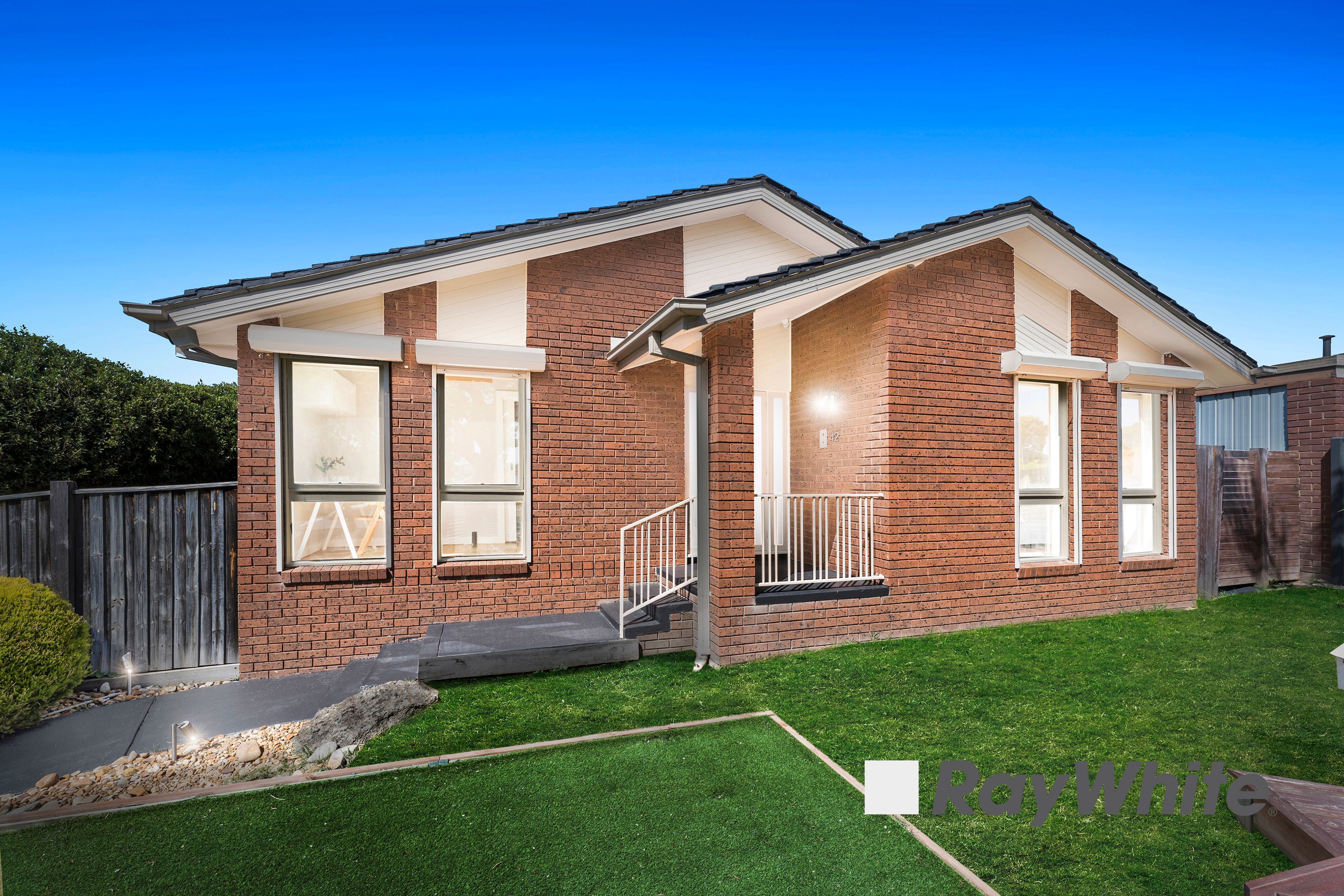 42 Monkhouse Drive, Endeavour Hills, VIC 3802