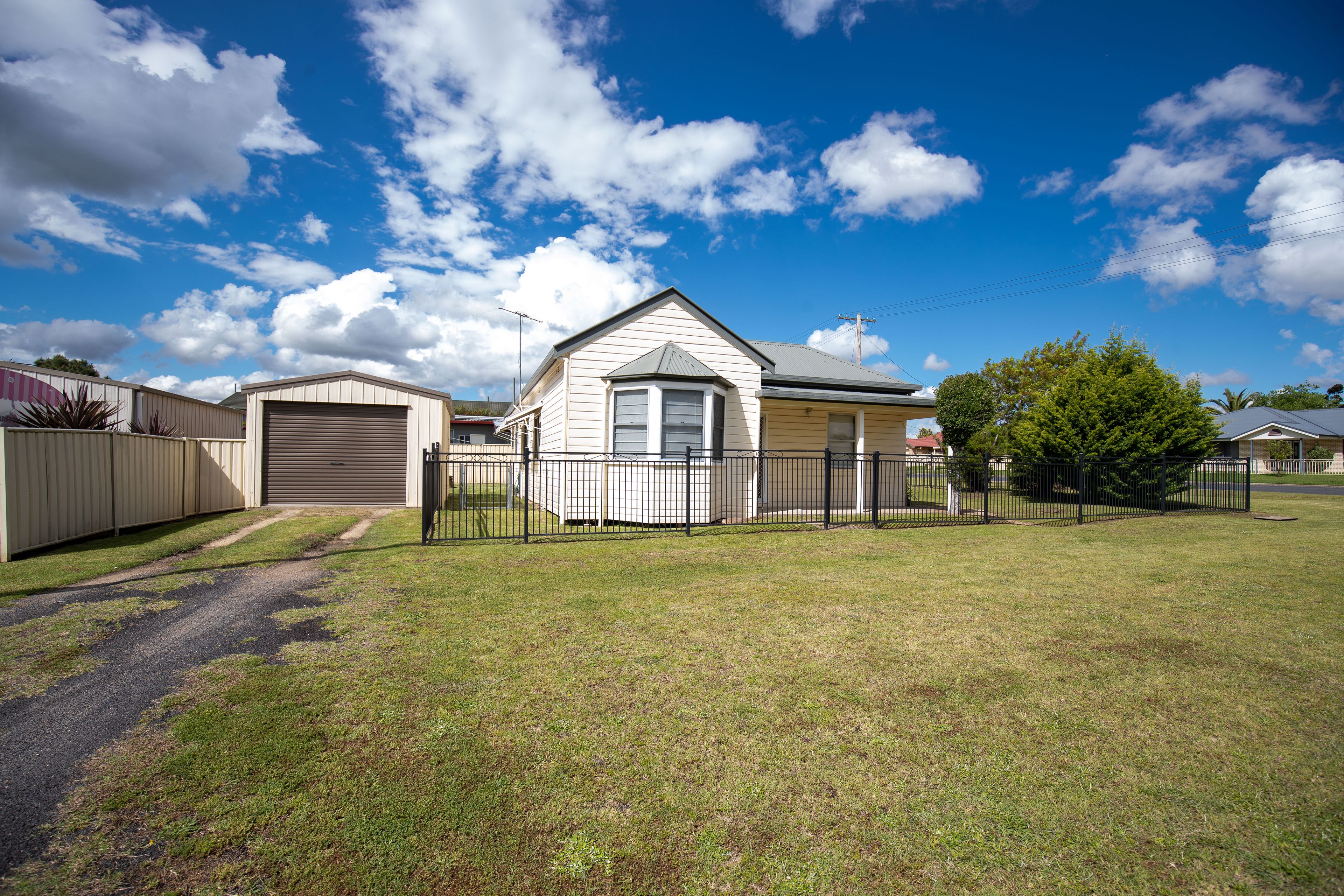42 Greaves Street, Inverell NSW 2360