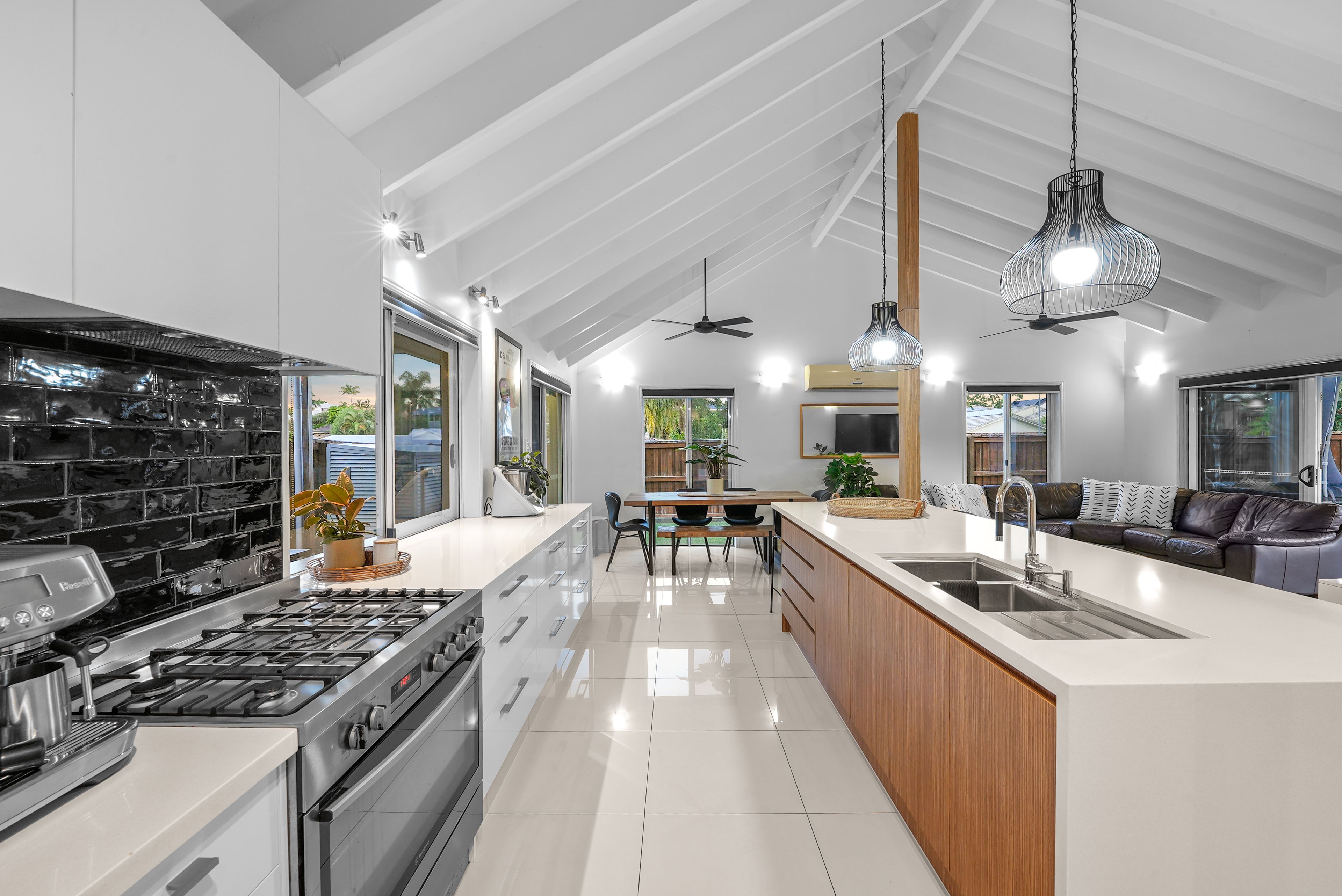 1 Tee Place, Arundel, QLD 4214